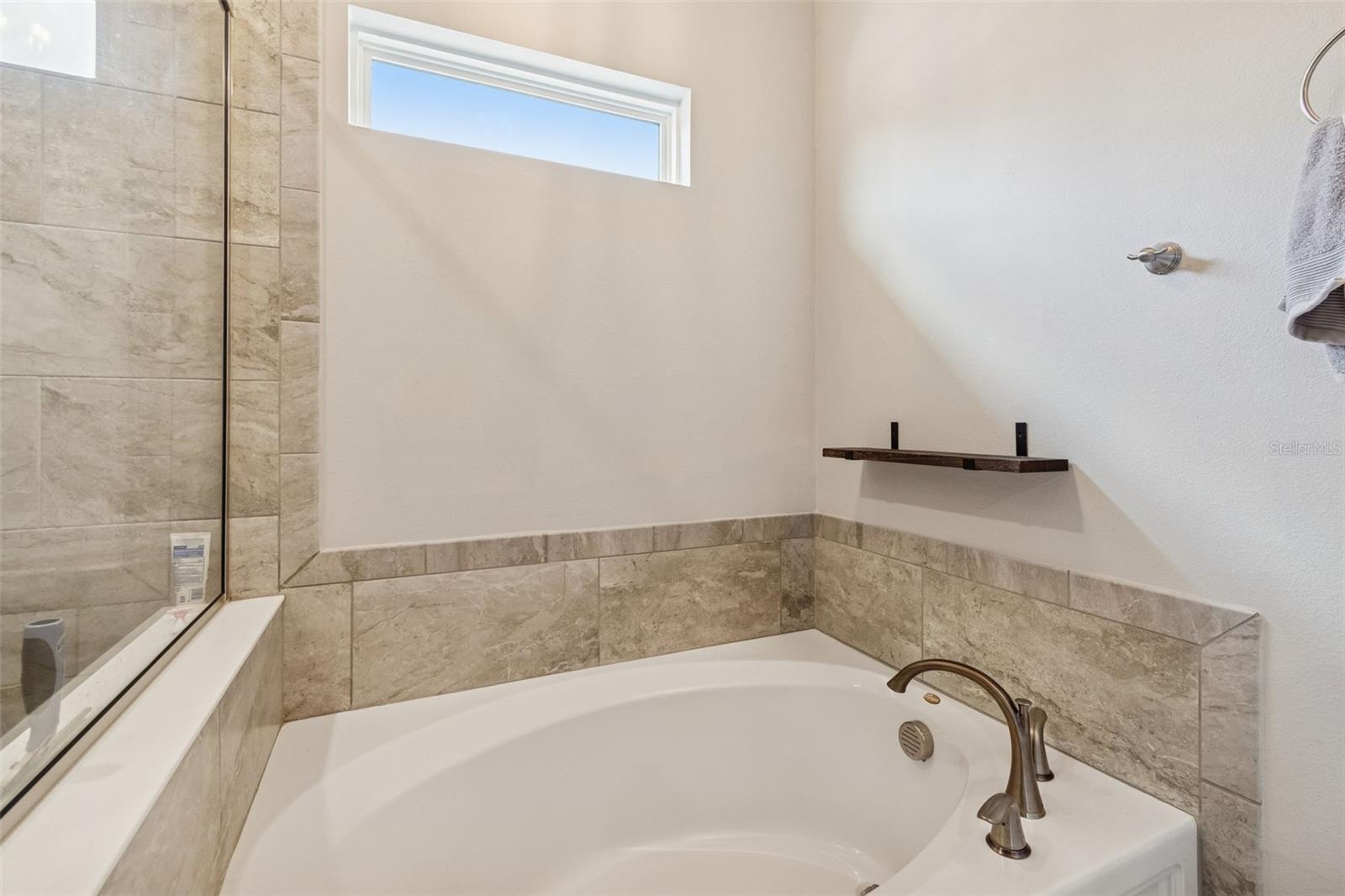 Image 44 of 78 For 2407 Carmen Street