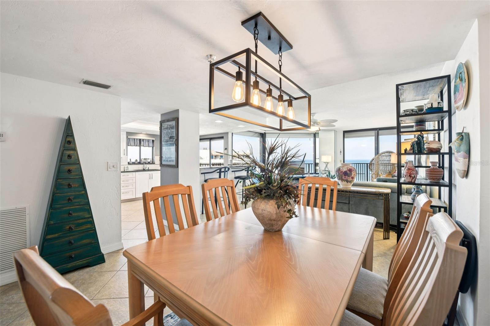 Image 21 of 81 For 3757 Atlantic Avenue 1201