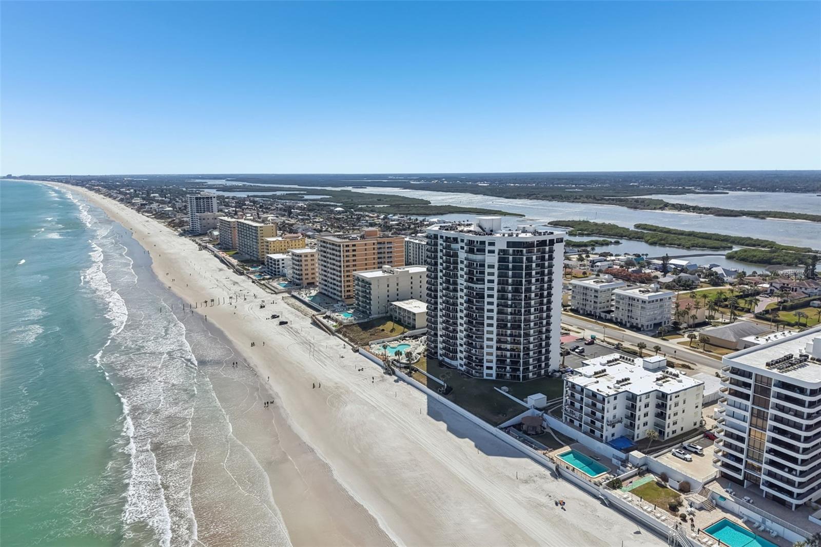 Image 5 of 81 For 3757 Atlantic Avenue 1201