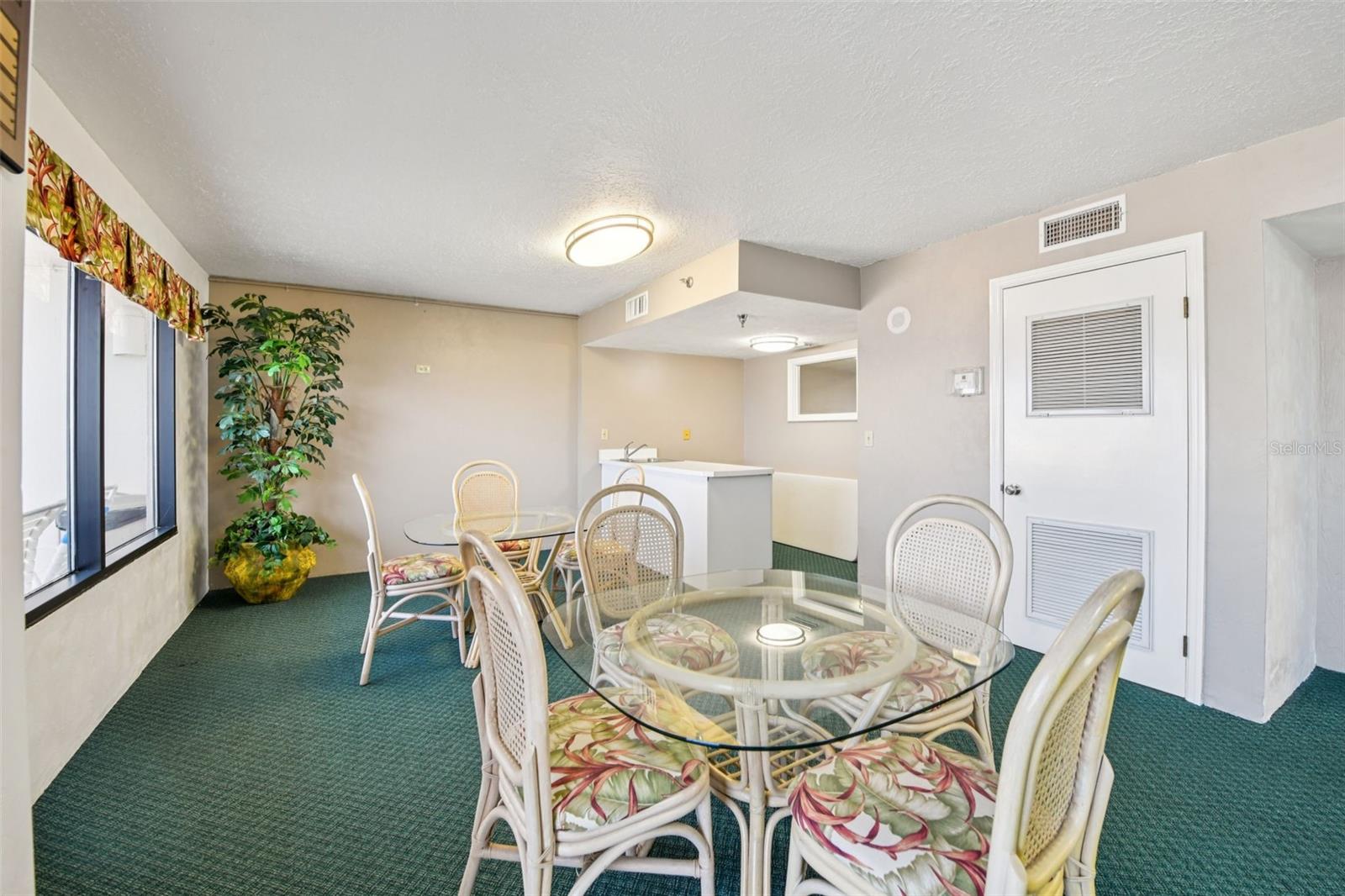 Image 75 of 81 For 3757 Atlantic Avenue 1201