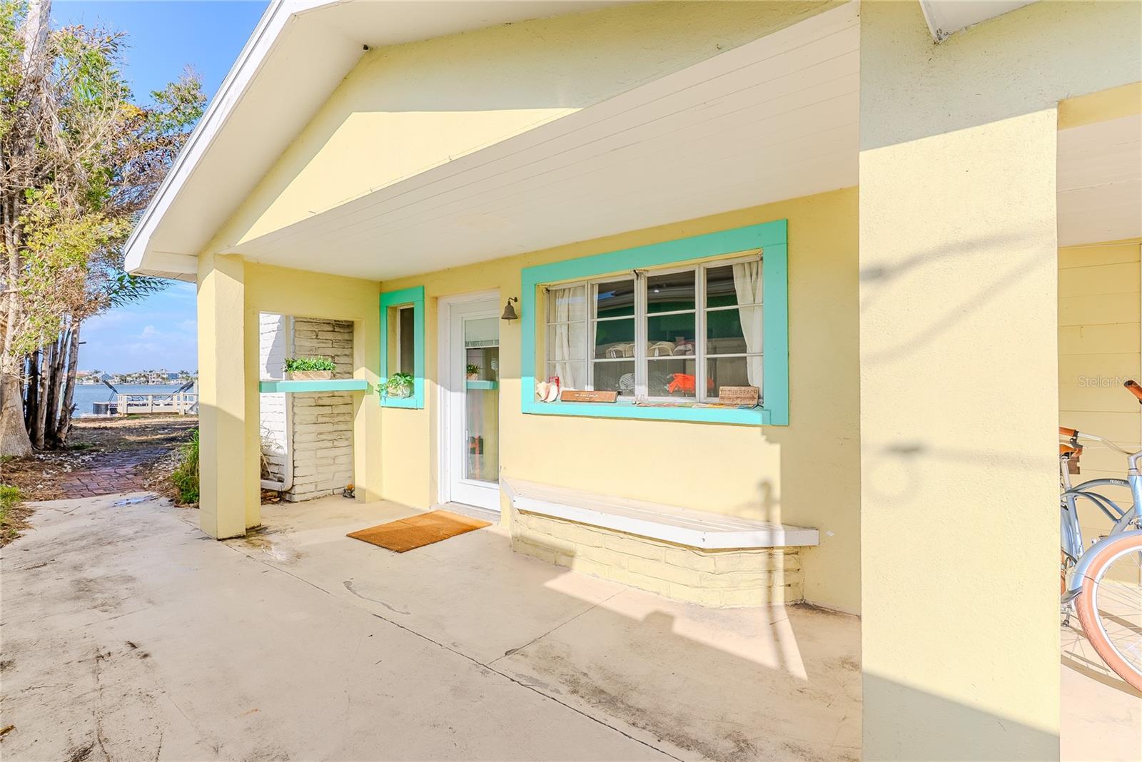 Listing photo id 8 for 412 20th Avenue