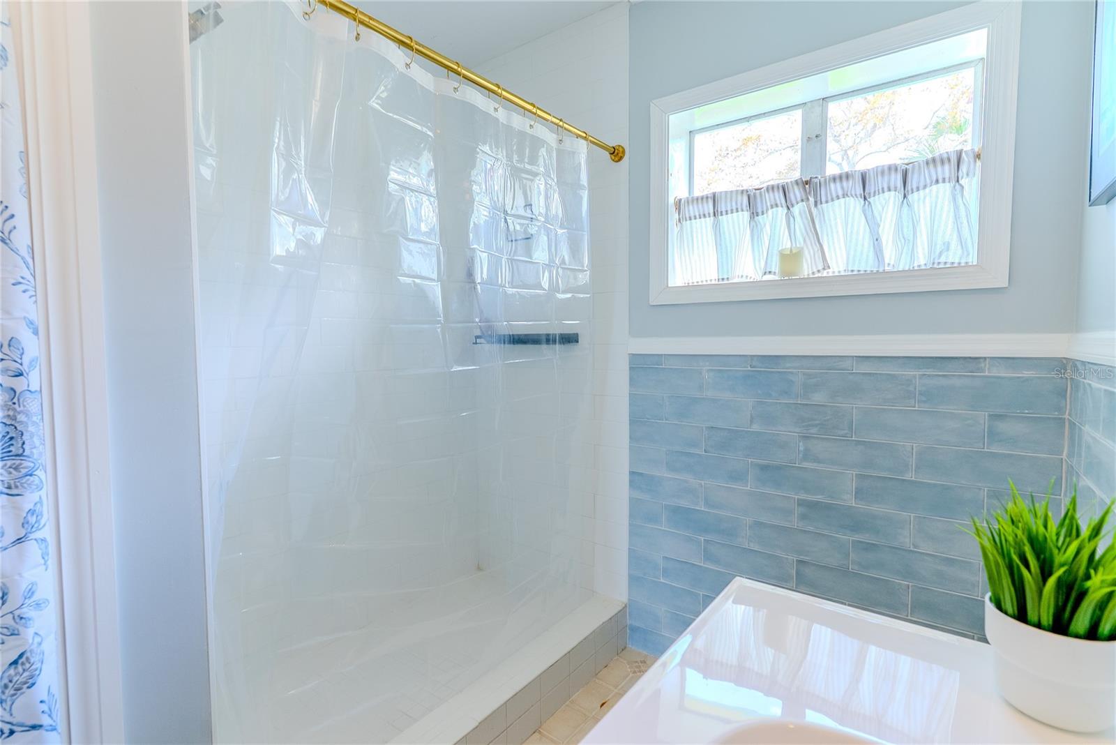 Listing photo id 23 for 412 20th Avenue