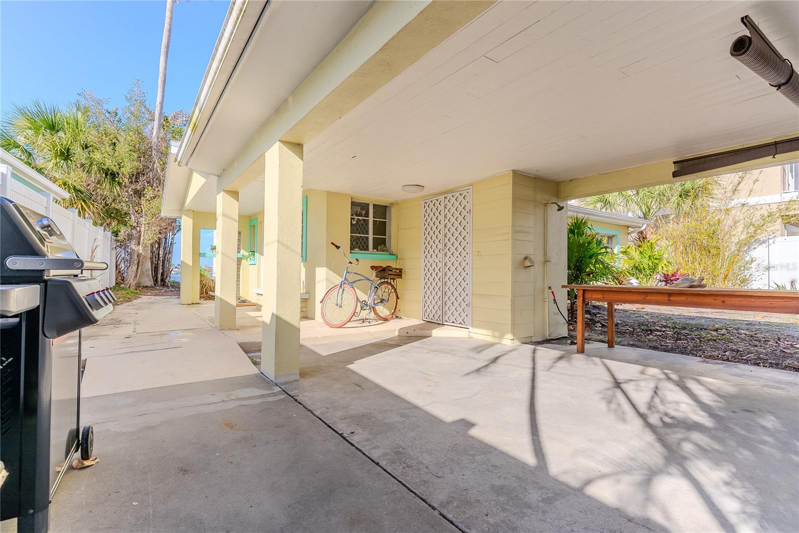 Listing photo id 35 for 412 20th Avenue