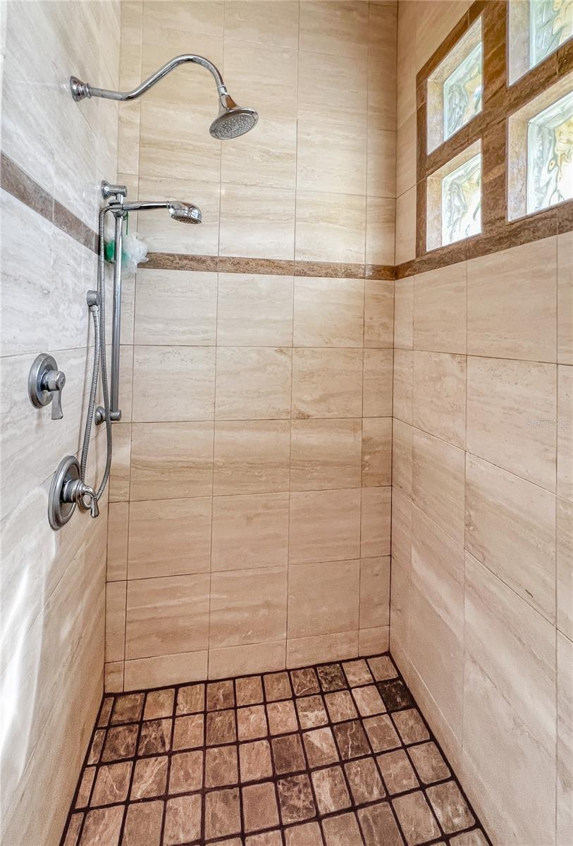 Image 31 of 95 For 8422 Shenandoah Run