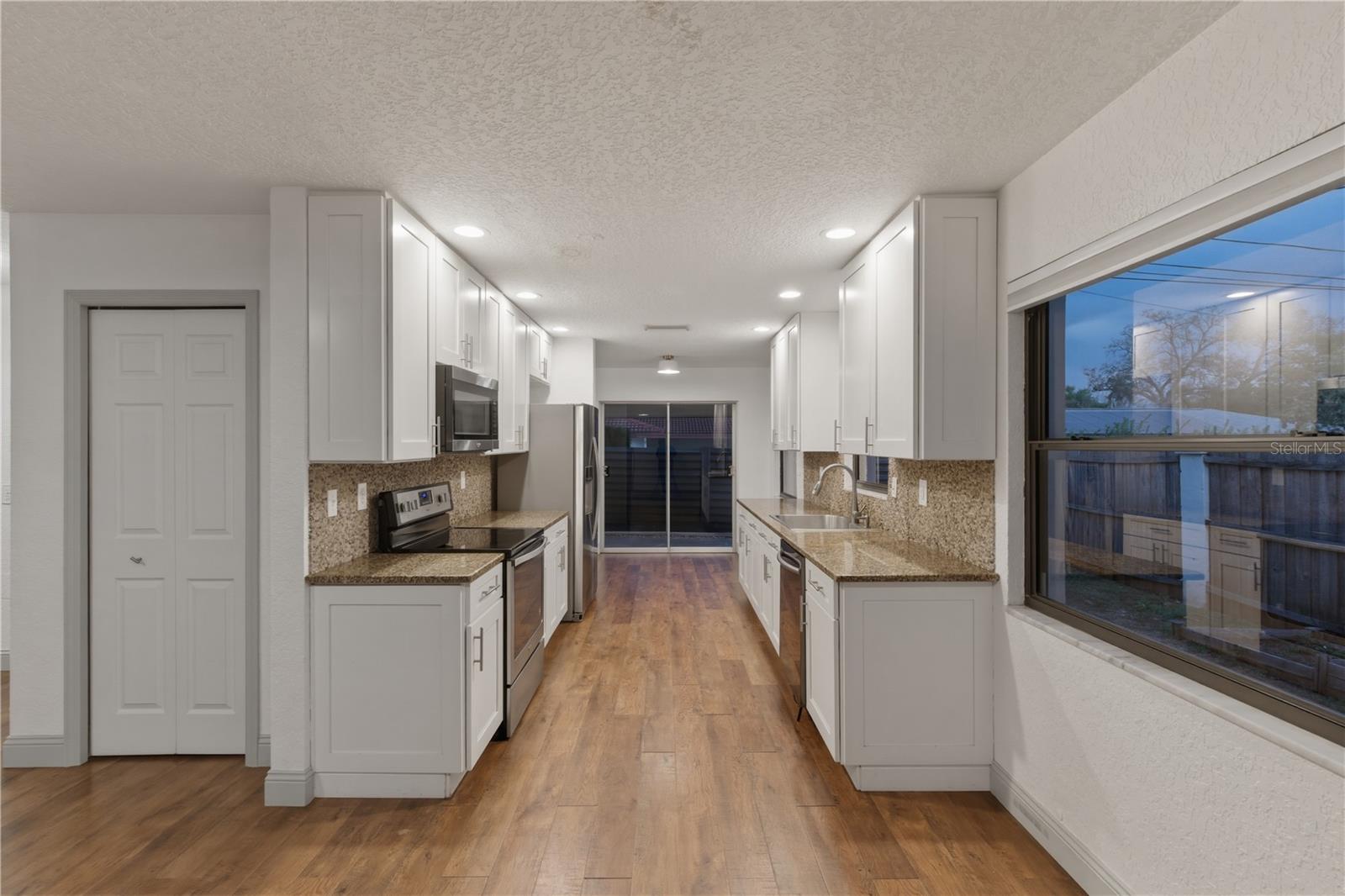 Image 10 of 36 For 1001 Willowbranch Avenue