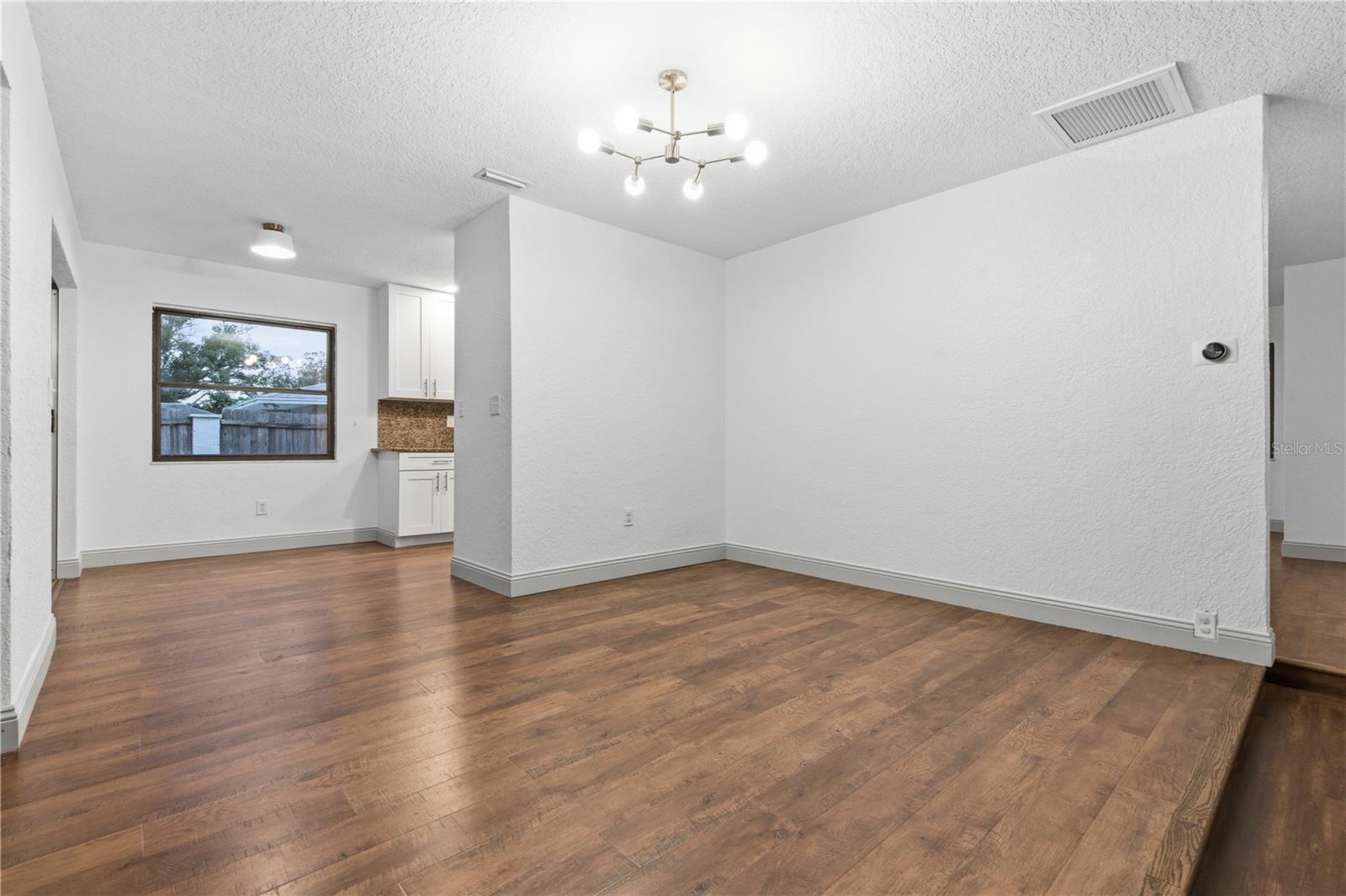 Image 18 of 36 For 1001 Willowbranch Avenue