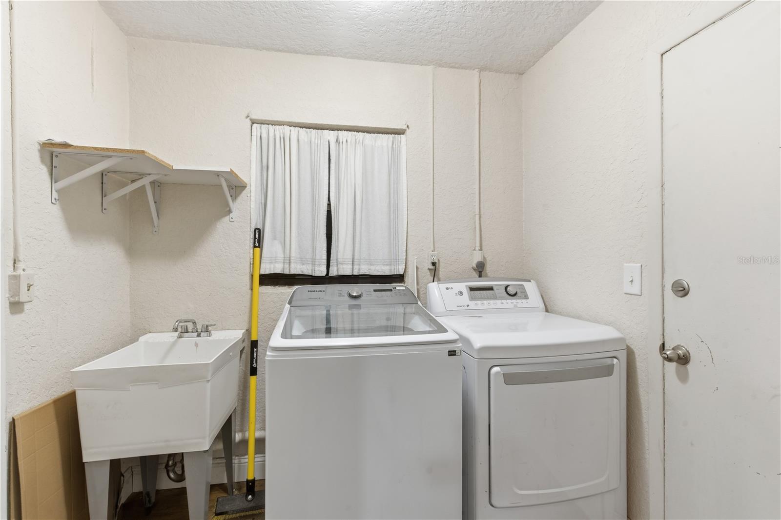 Image 33 of 36 For 1001 Willowbranch Avenue