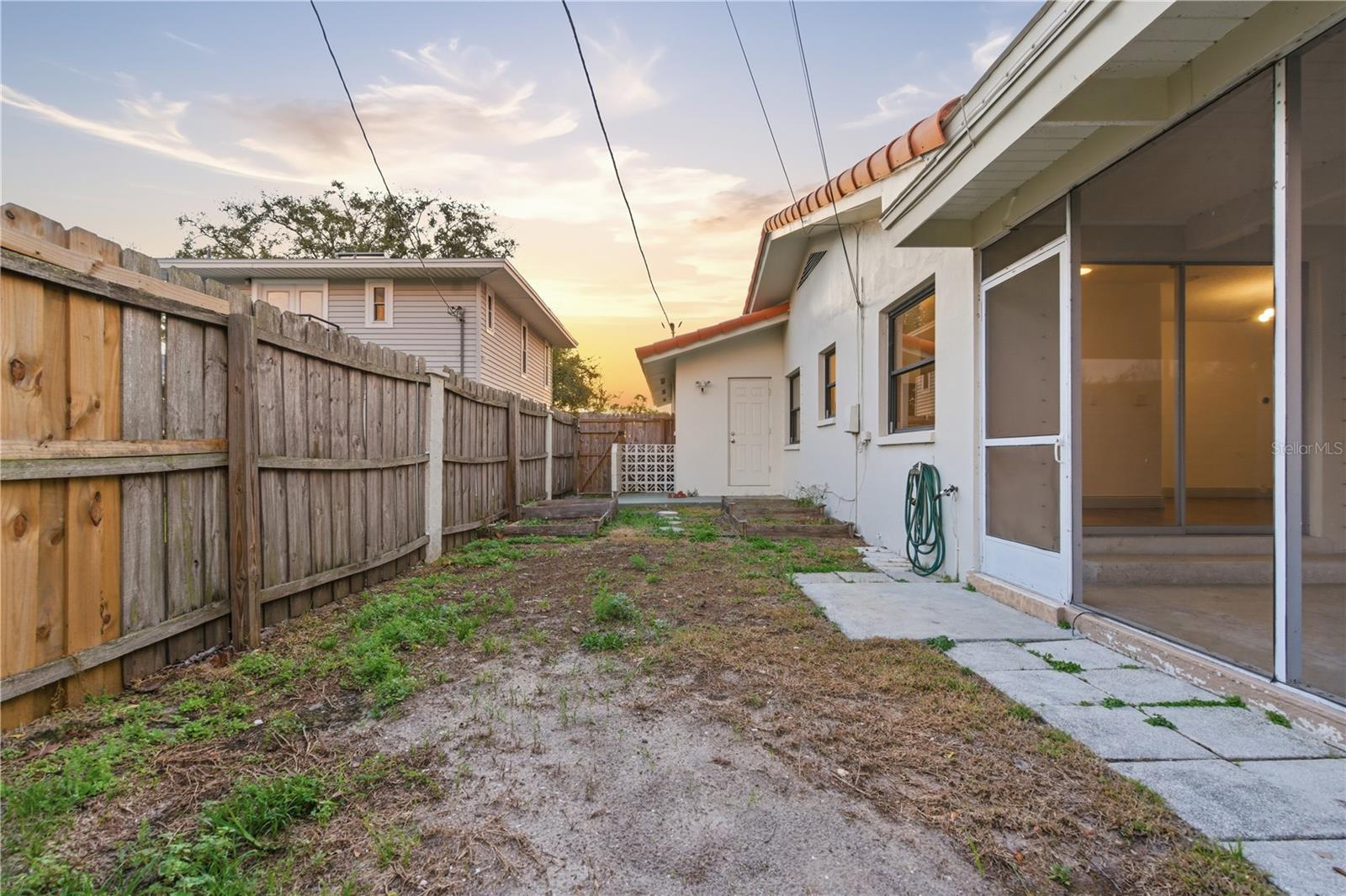 Image 35 of 36 For 1001 Willowbranch Avenue