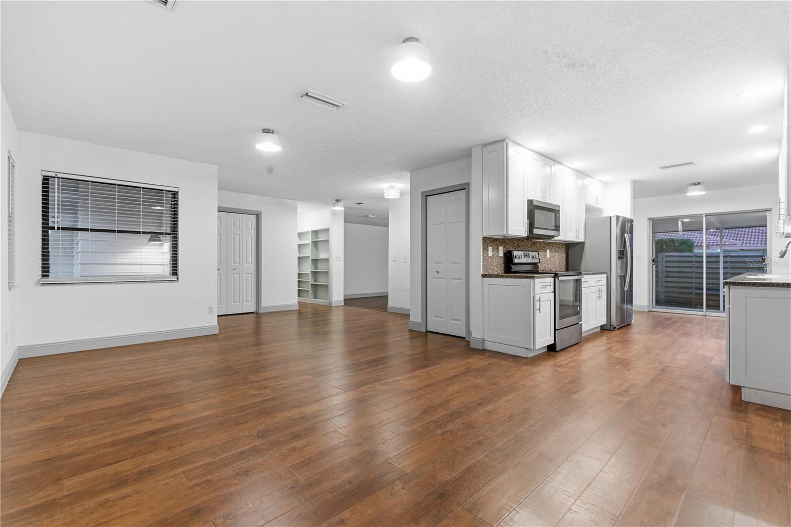 Image 4 of 36 For 1001 Willowbranch Avenue