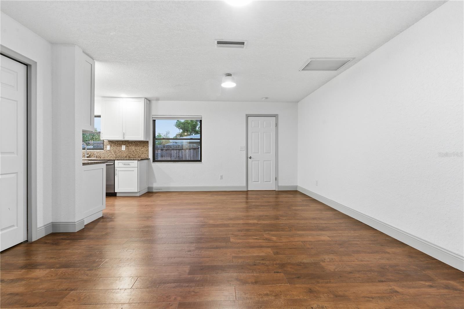 Image 8 of 36 For 1001 Willowbranch Avenue