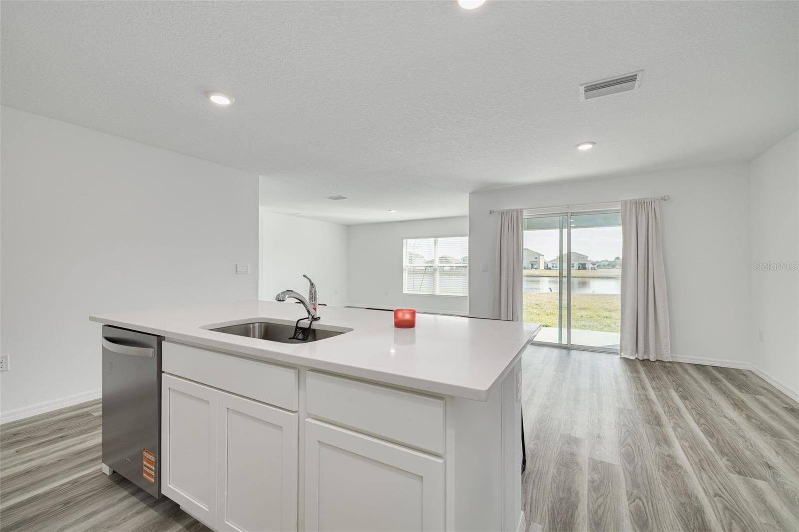 Image 3 of 38 For 803 Ace Outlaw Avenue