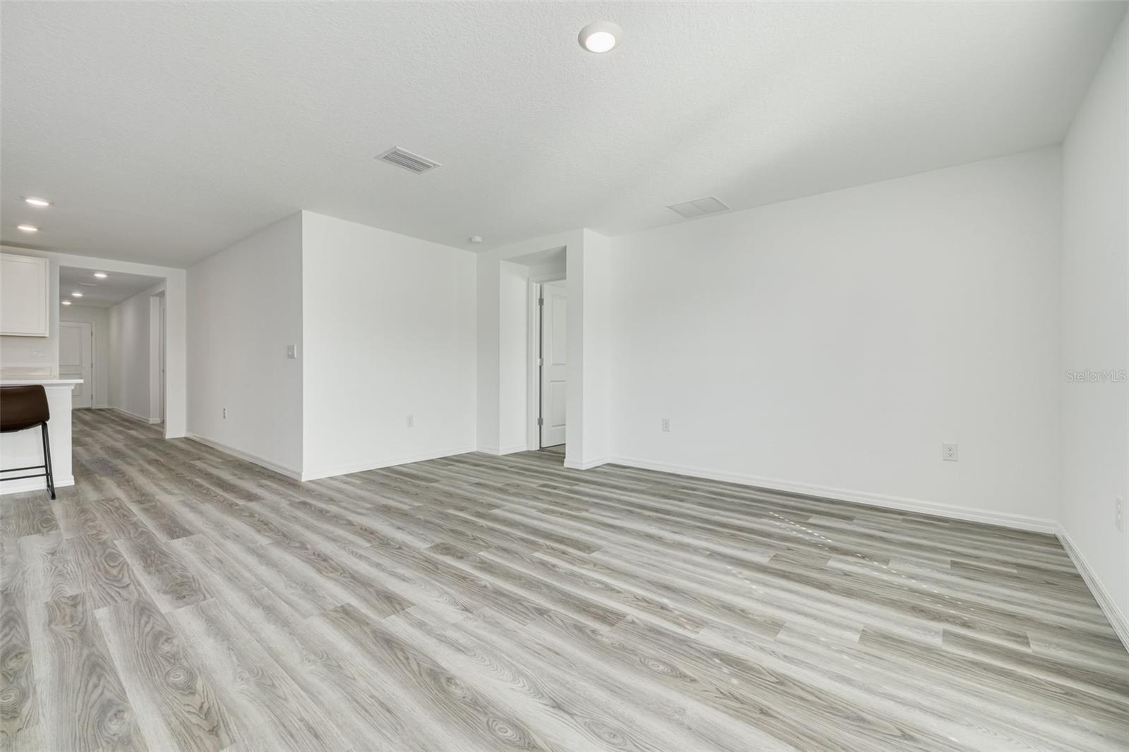 Image 7 of 38 For 803 Ace Outlaw Avenue