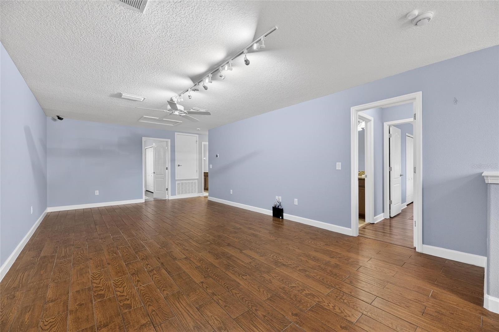 Image 43 of 100 For 12104 Echo Basin Cove