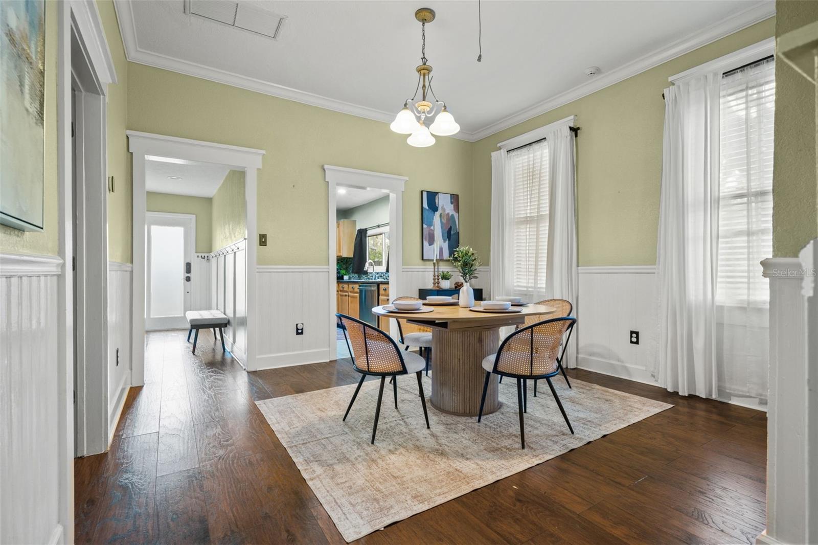 Image 11 of 25 For 816 Idlewild Avenue