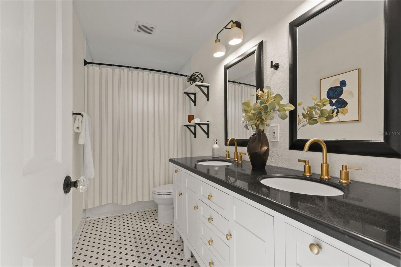 Image 15 of 25 For 816 Idlewild Avenue