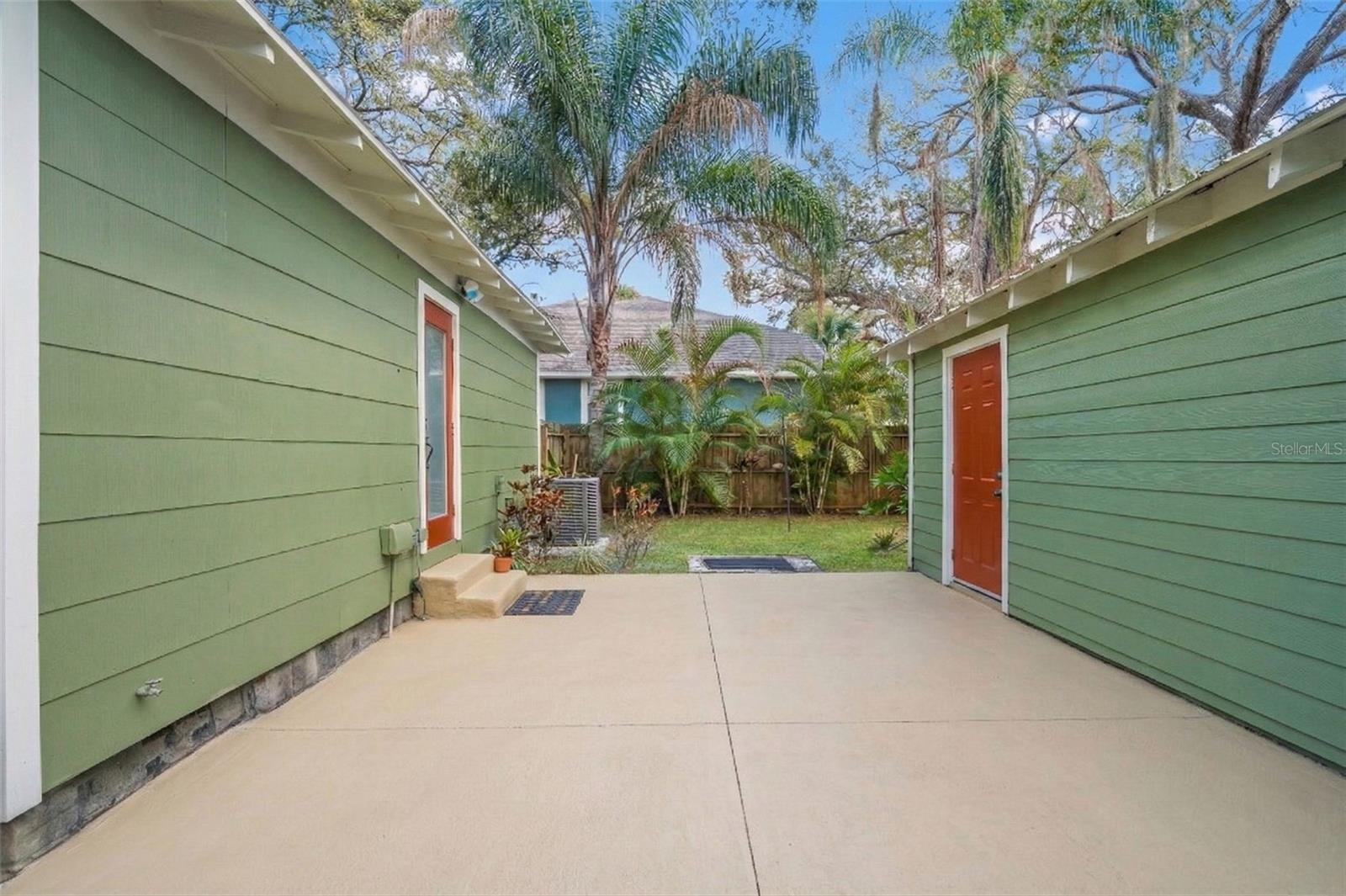 Image 20 of 25 For 816 Idlewild Avenue