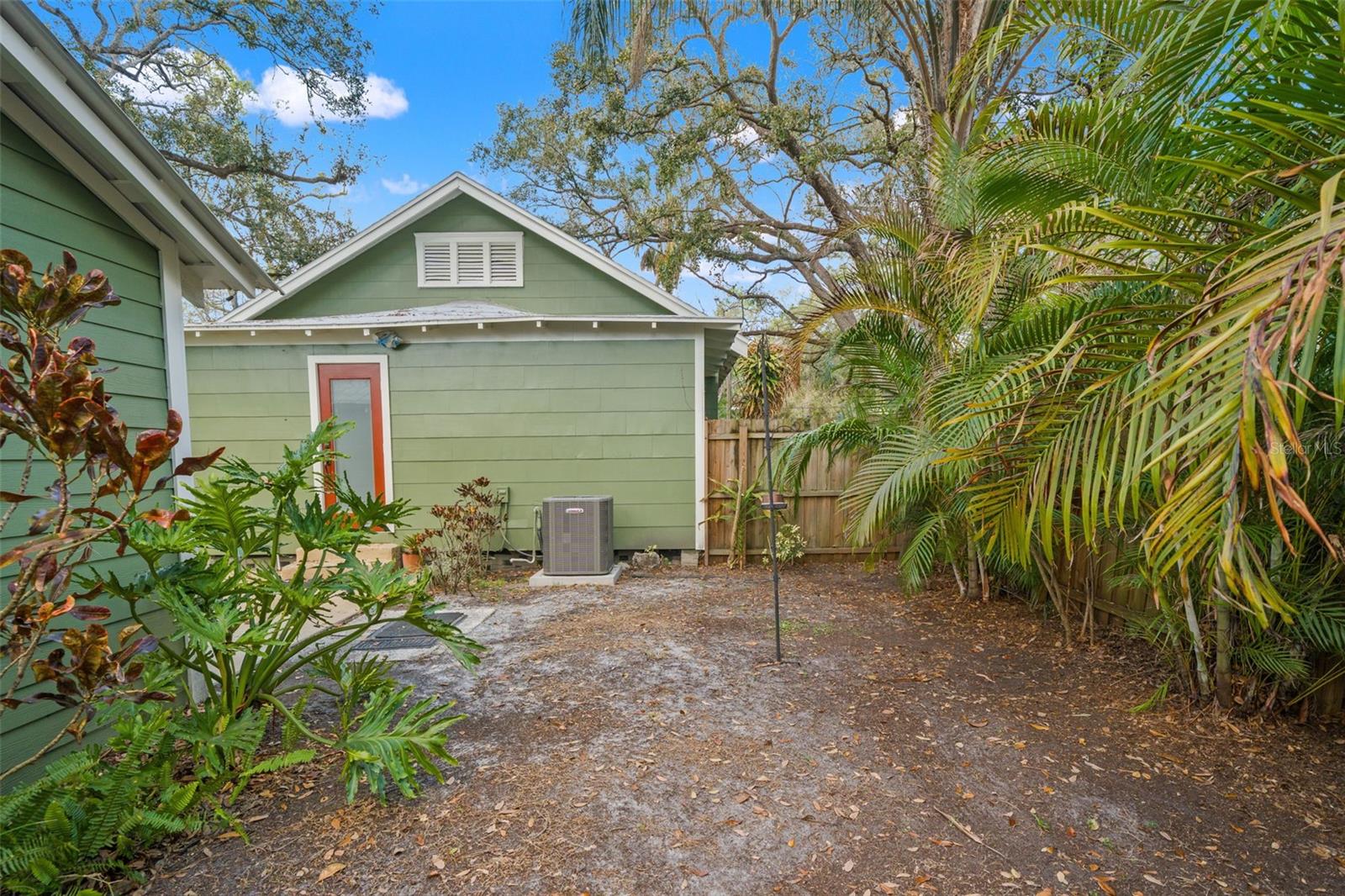 Image 22 of 25 For 816 Idlewild Avenue