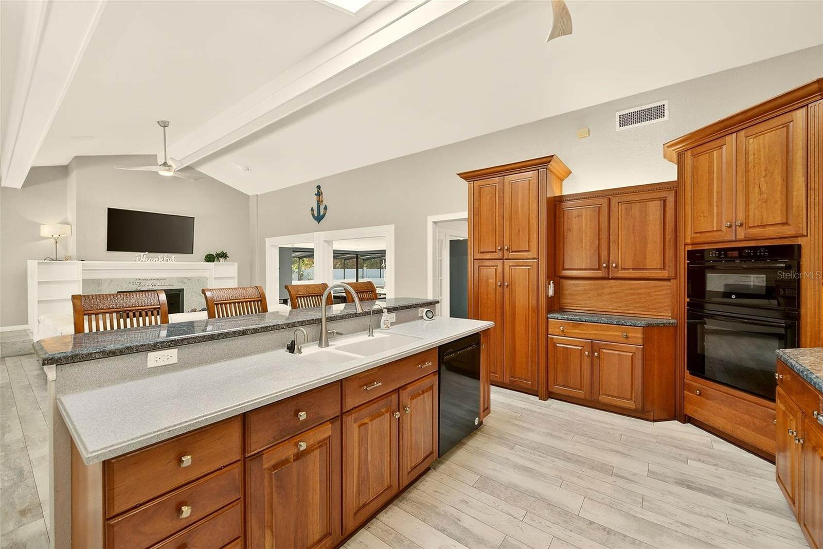 Image 13 of 86 For 1725 Long Bow Lane