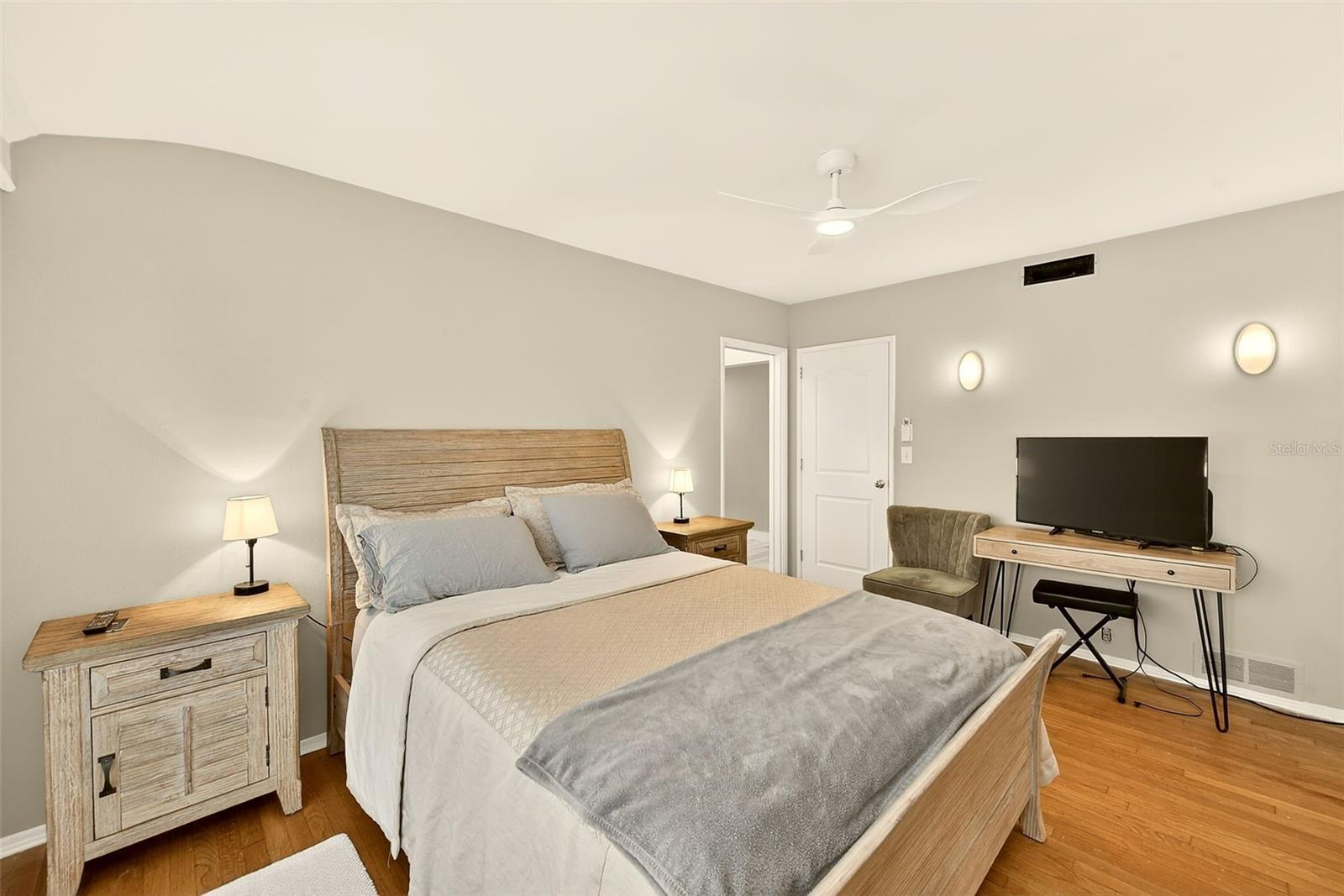 Image 38 of 86 For 1725 Long Bow Lane