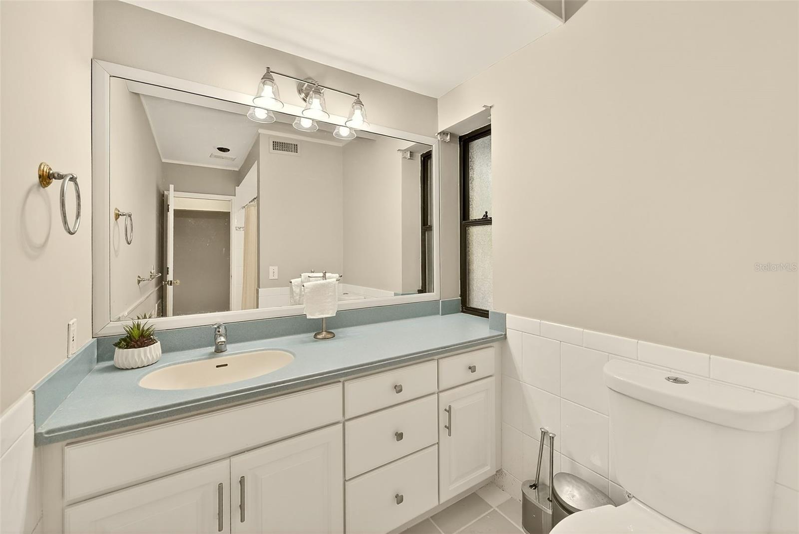 Image 39 of 86 For 1725 Long Bow Lane