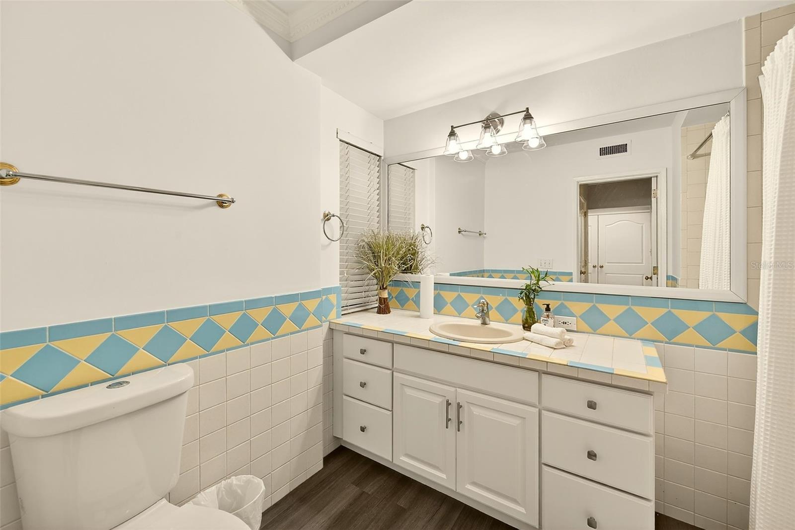 Image 46 of 86 For 1725 Long Bow Lane