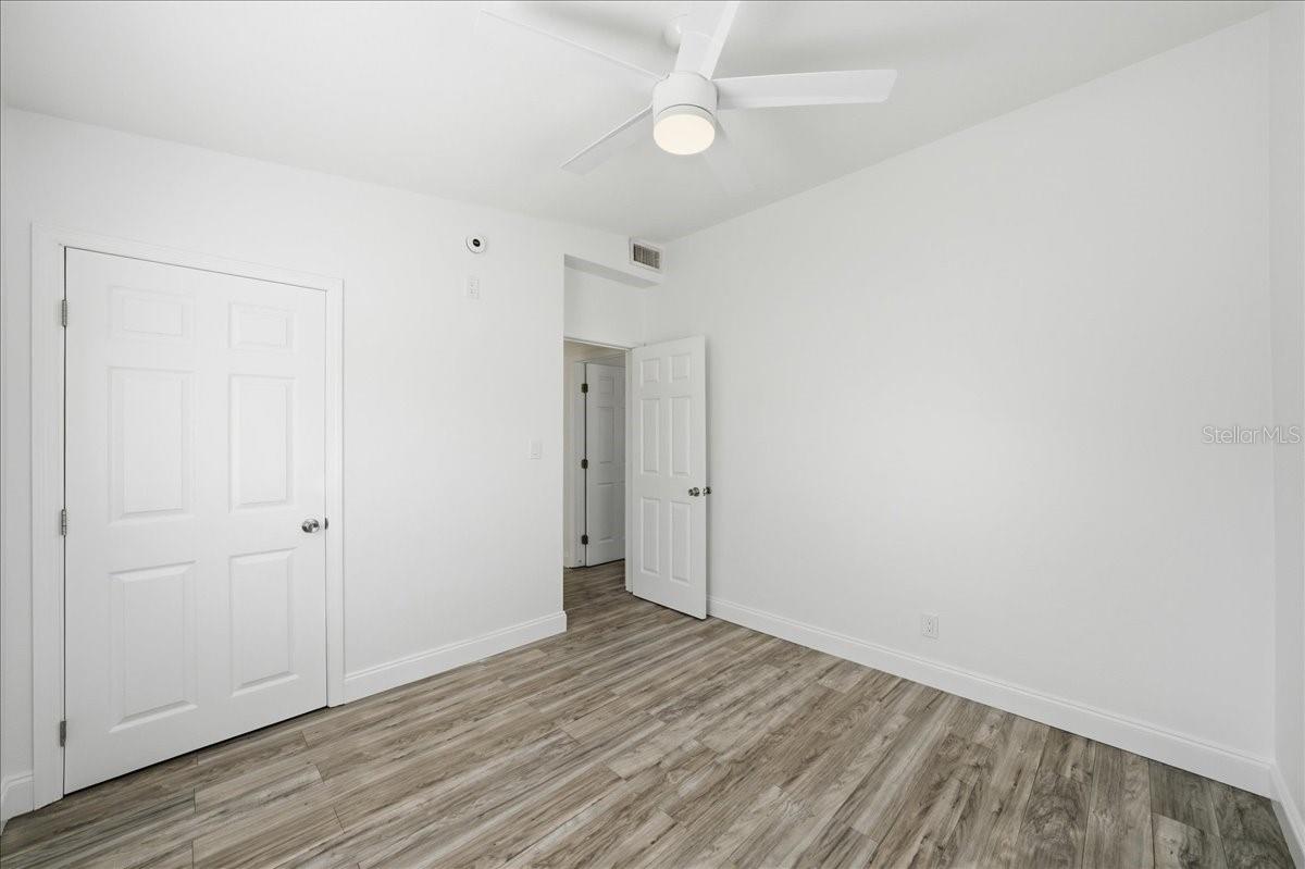 Image 11 of 53 For 4398 Neptune Drive Se