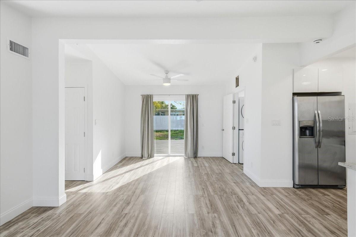 Image 12 of 53 For 4398 Neptune Drive Se