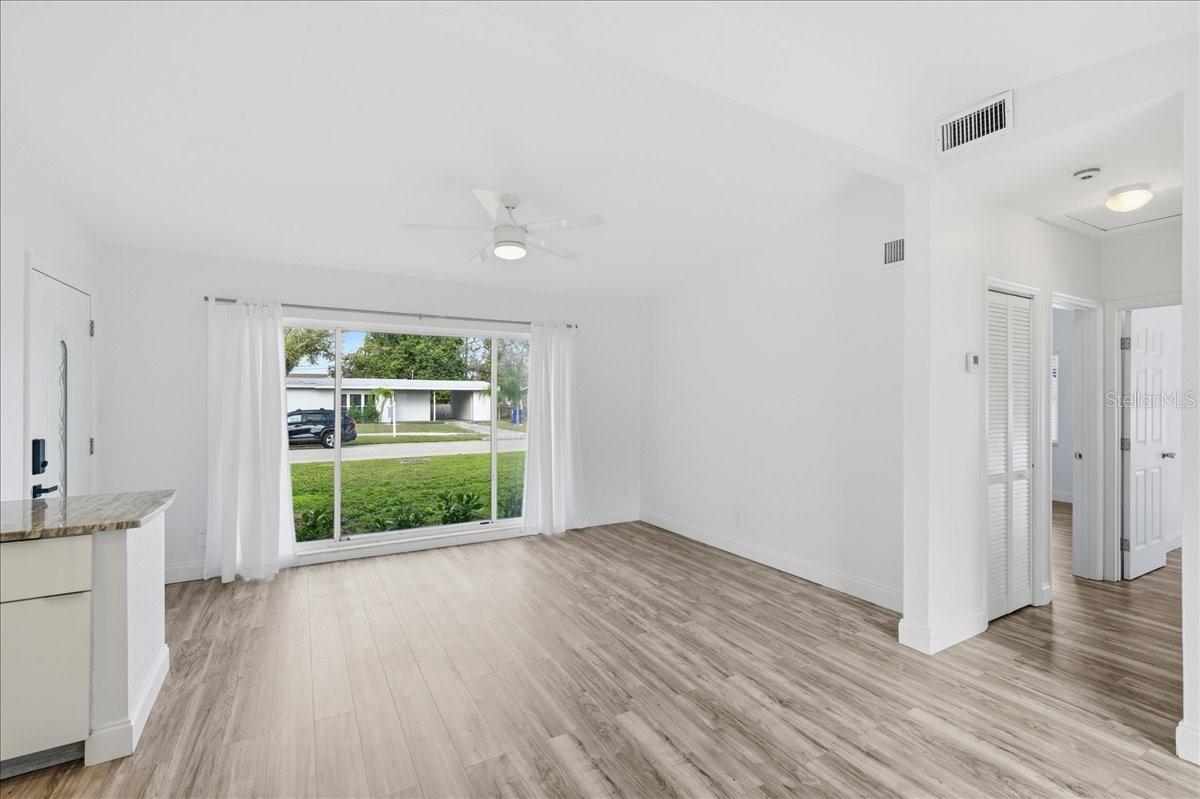 Image 13 of 53 For 4398 Neptune Drive Se