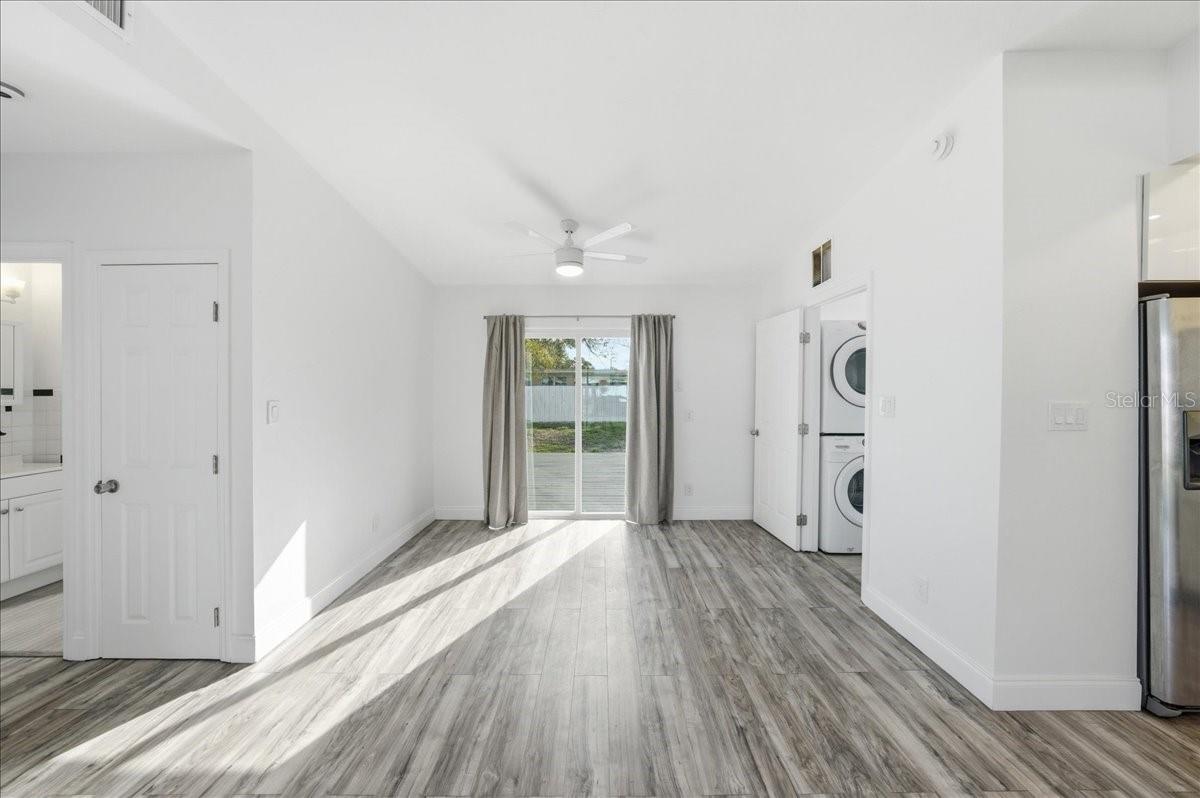 Image 16 of 53 For 4398 Neptune Drive Se