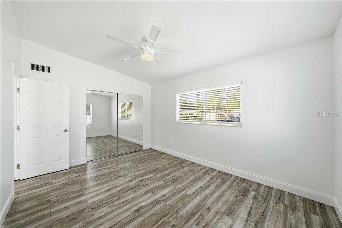 Image 30 of 53 For 4398 Neptune Drive Se