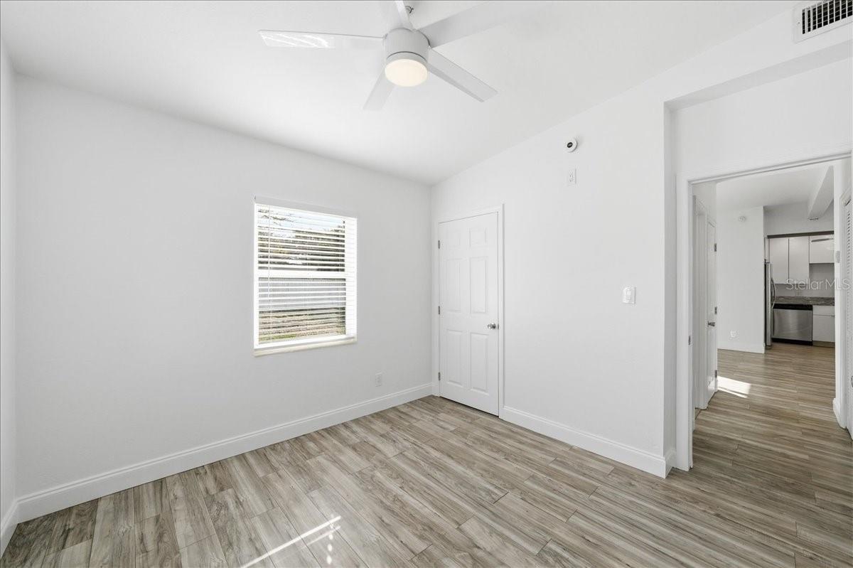 Image 32 of 53 For 4398 Neptune Drive Se