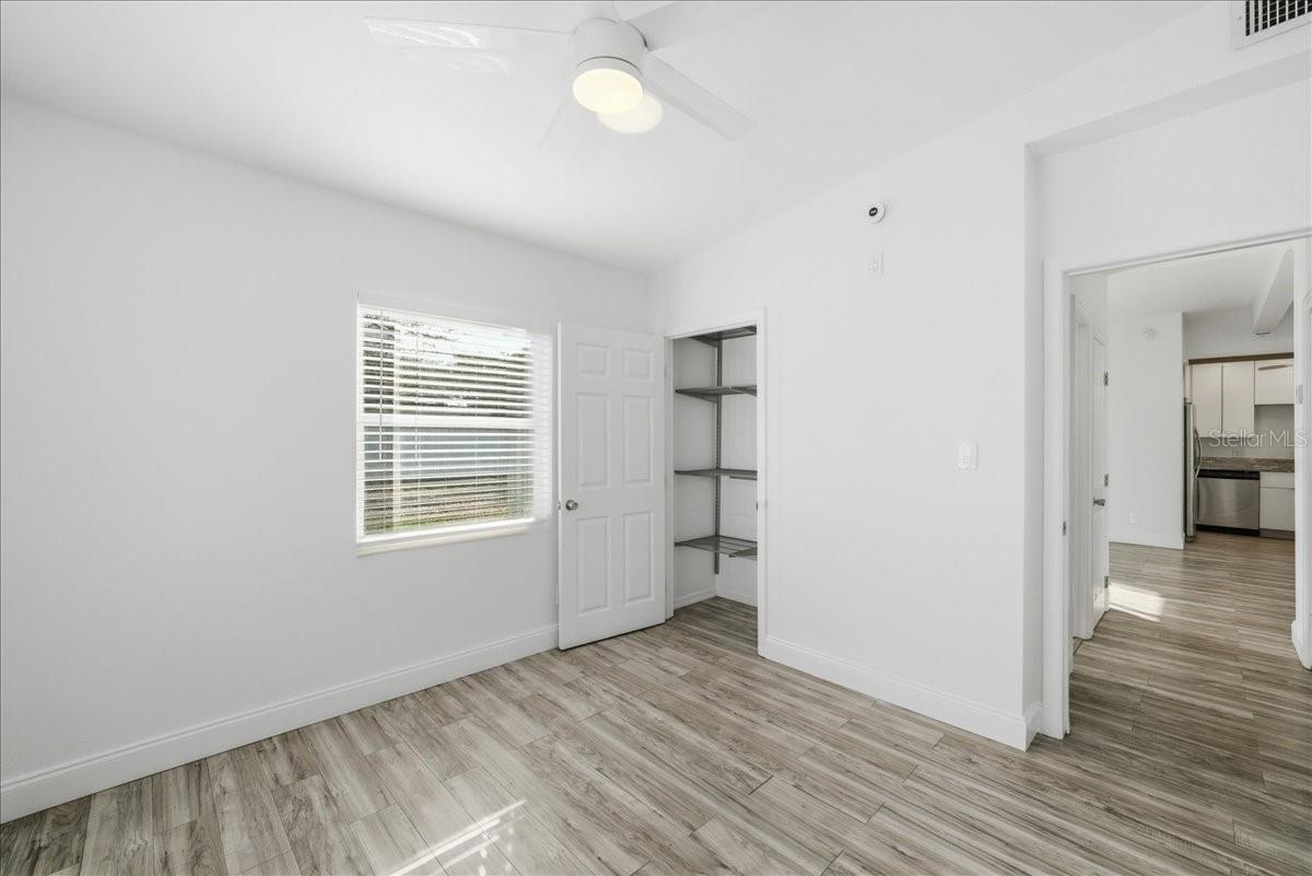 Image 35 of 53 For 4398 Neptune Drive Se