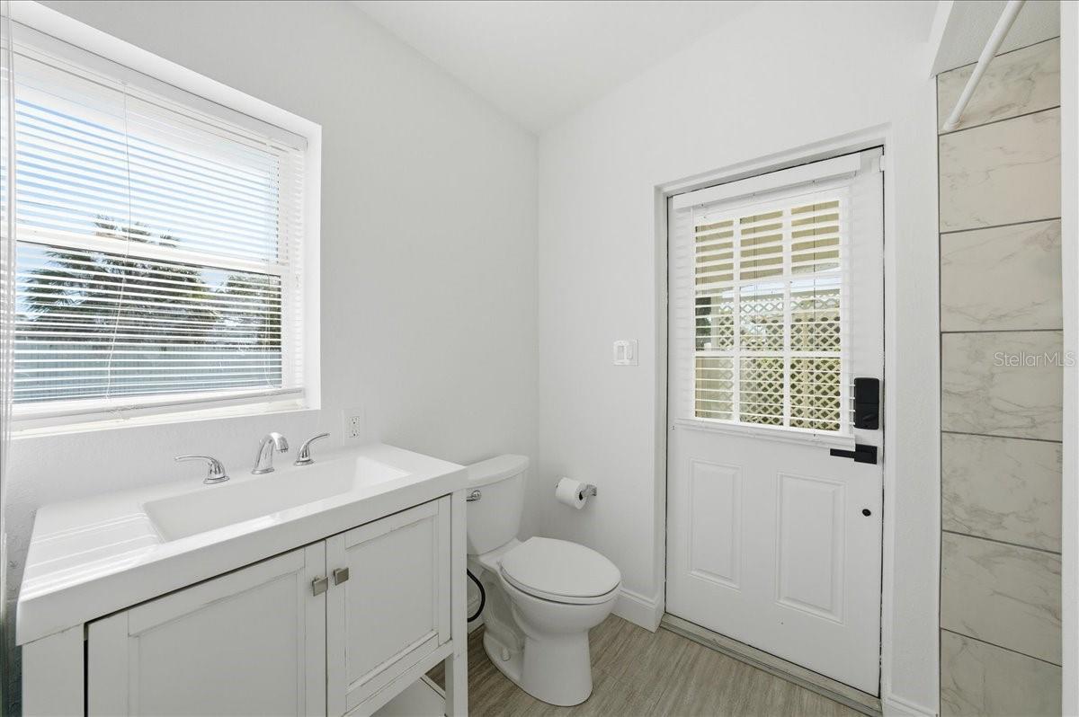 Image 37 of 53 For 4398 Neptune Drive Se