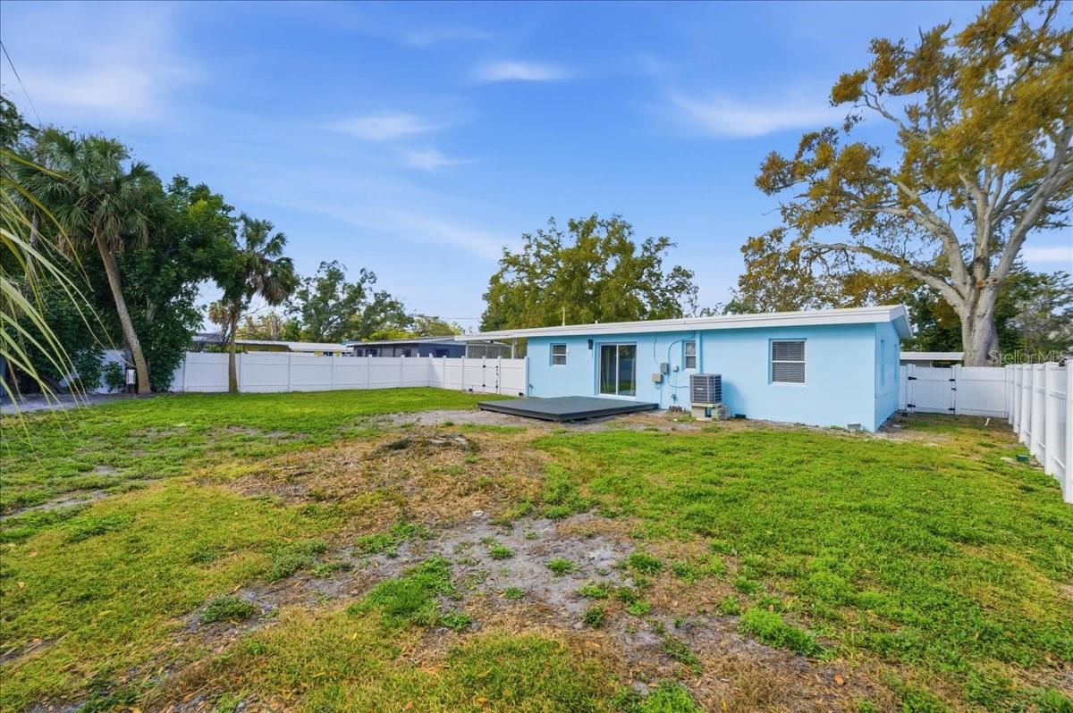 Image 49 of 53 For 4398 Neptune Drive Se