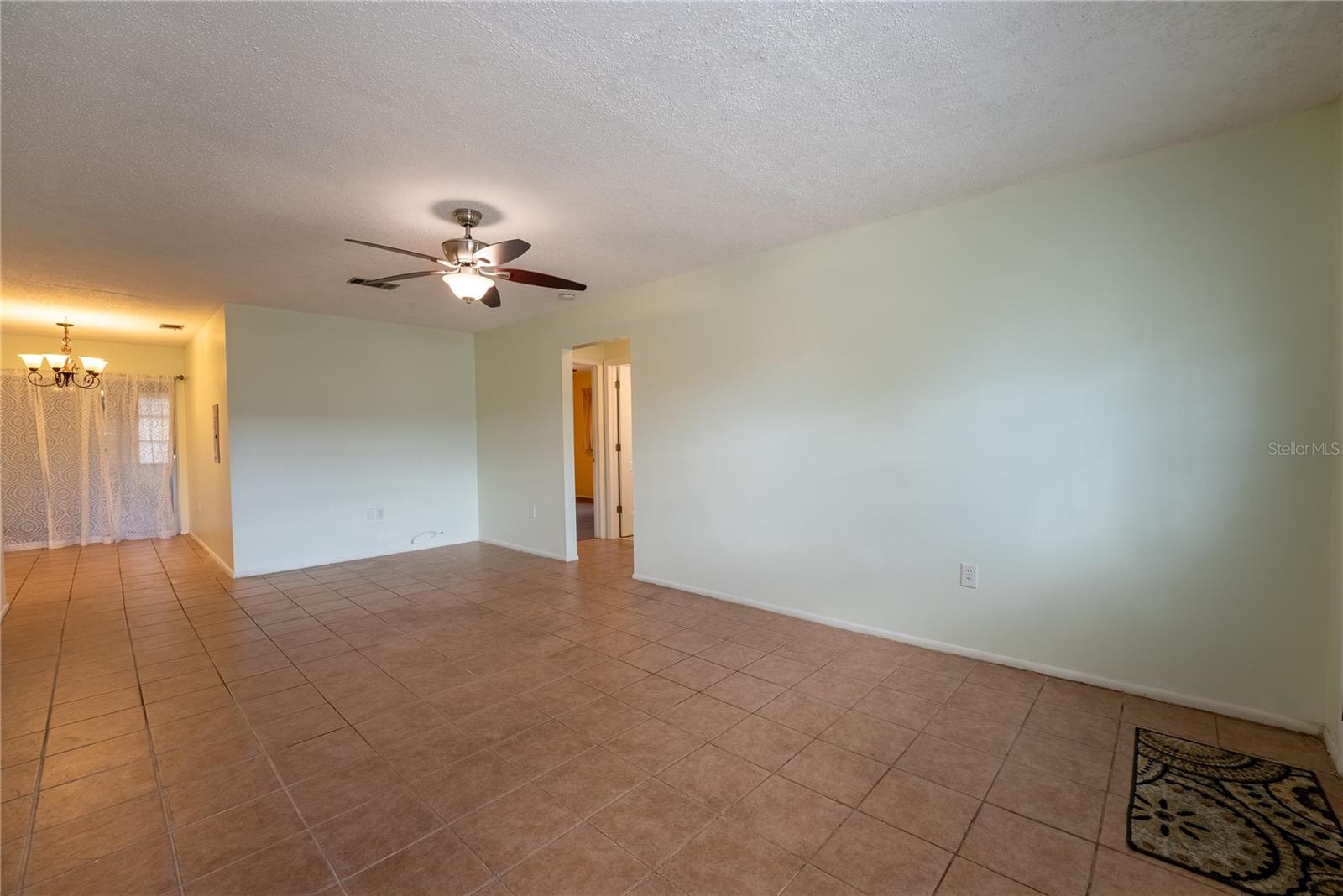 Image 15 of 43 For 4991 Springwood Court 282