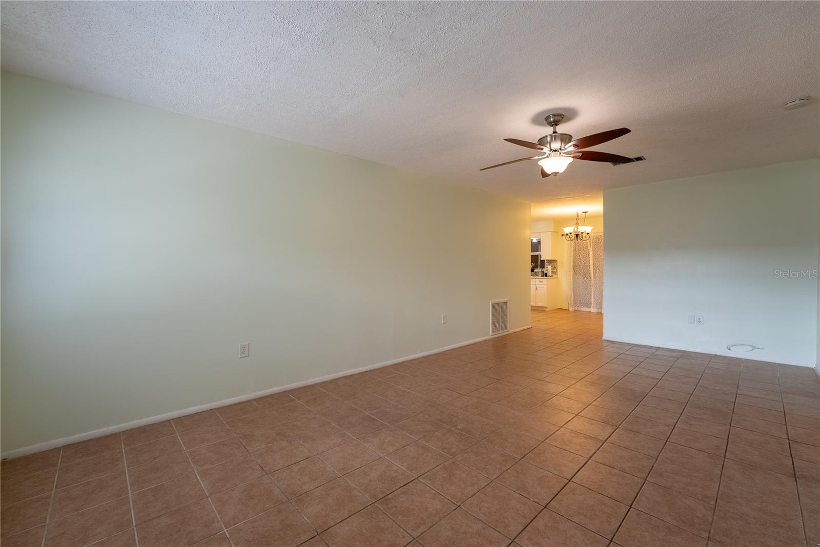 Image 16 of 43 For 4991 Springwood Court 282