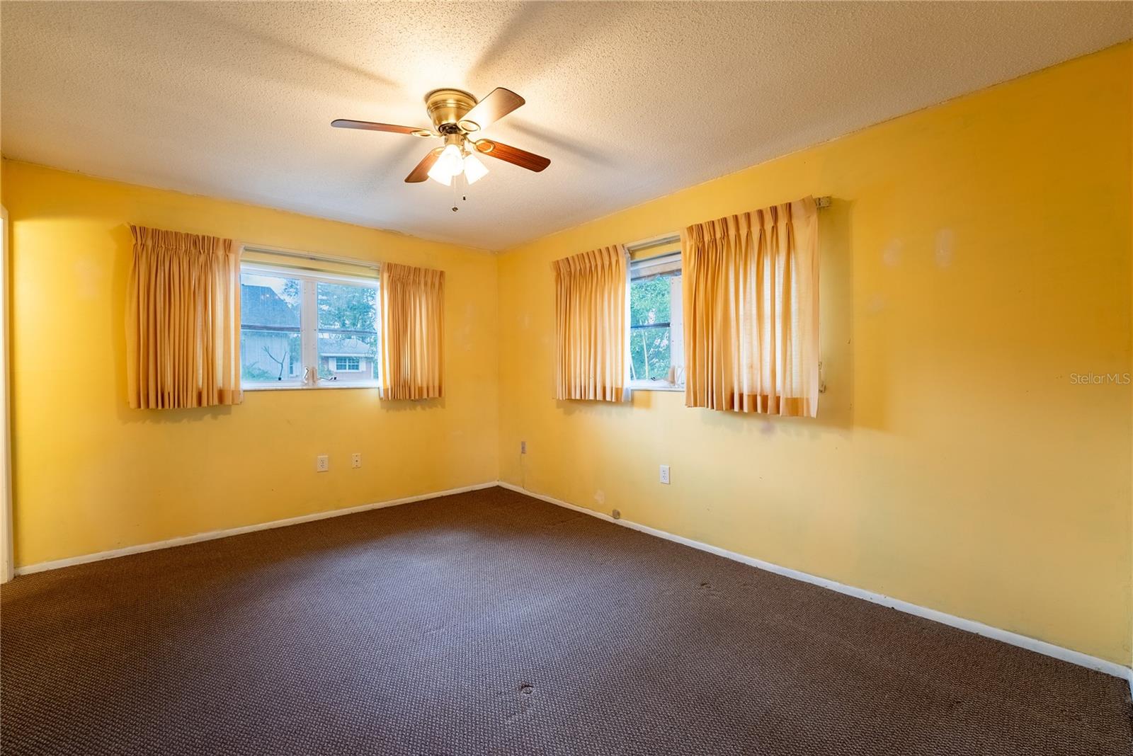 Image 20 of 43 For 4991 Springwood Court 282