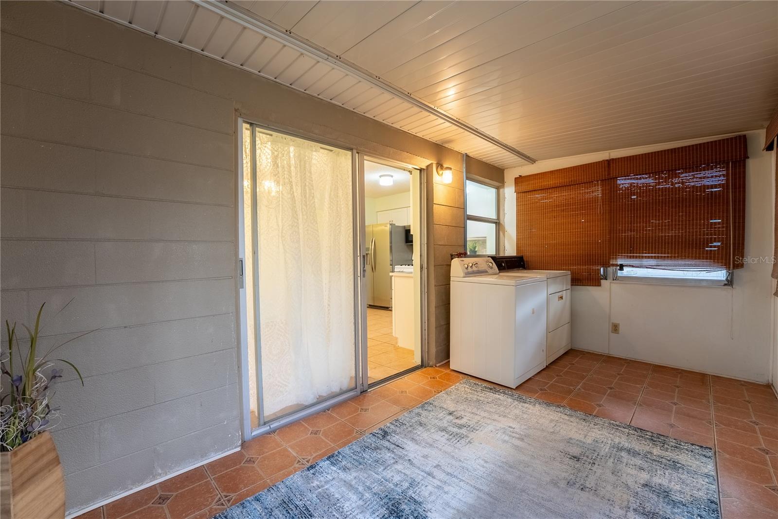 Image 29 of 43 For 4991 Springwood Court 282