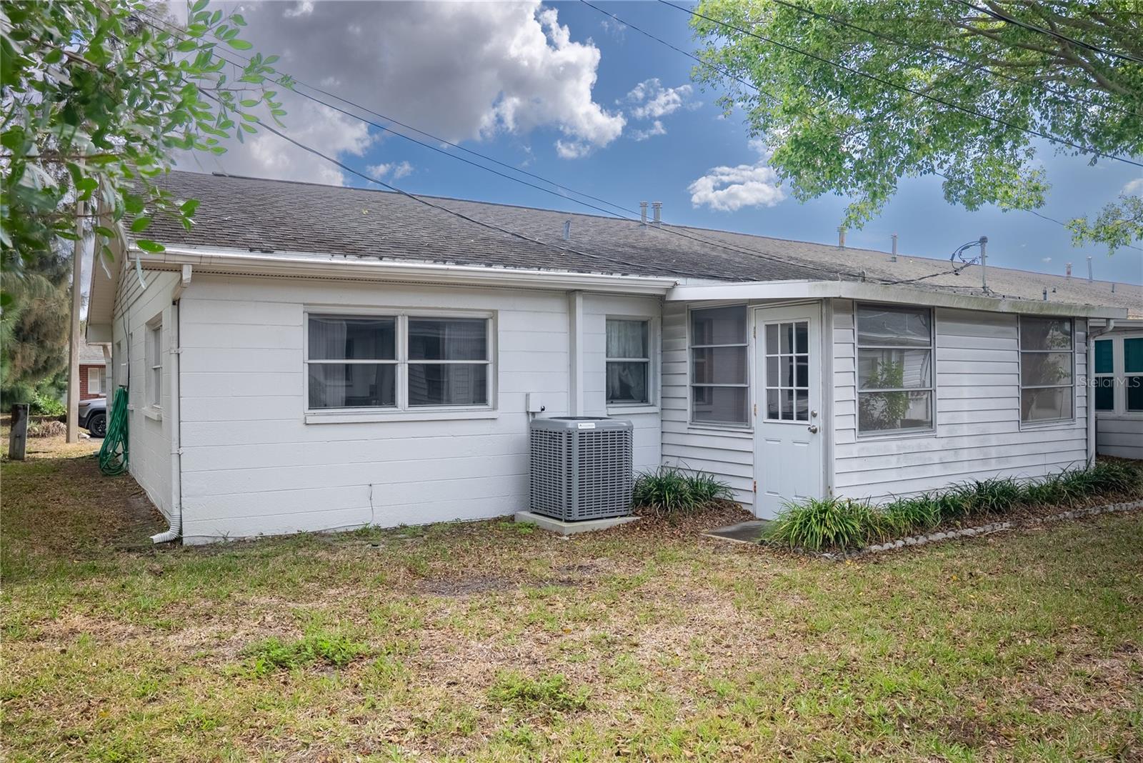 Image 32 of 43 For 4991 Springwood Court 282