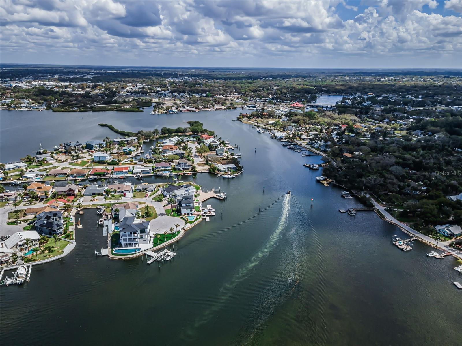 Listing photo id 14 for 5038 Sunset Boulevard