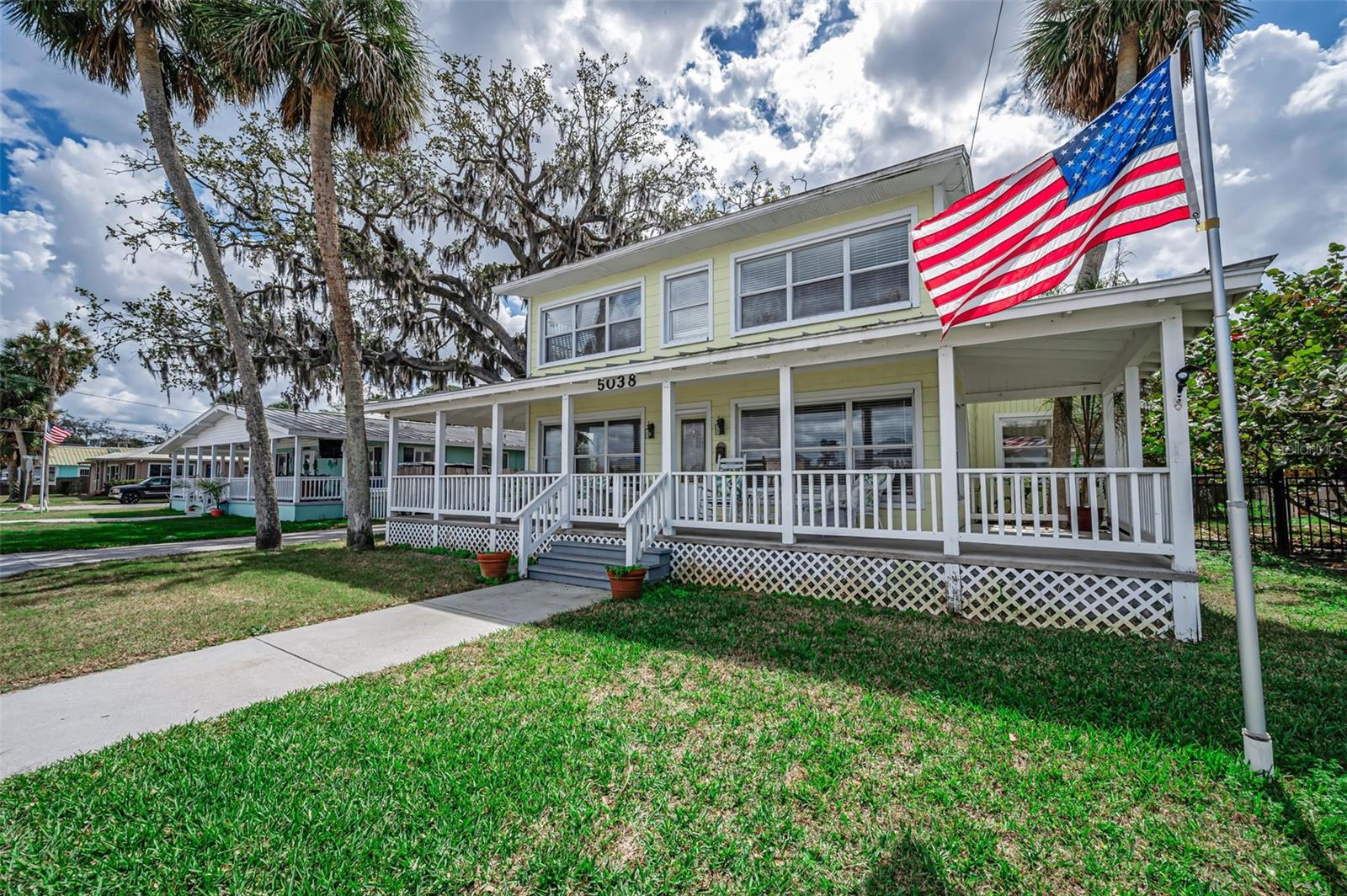 Listing photo id 17 for 5038 Sunset Boulevard