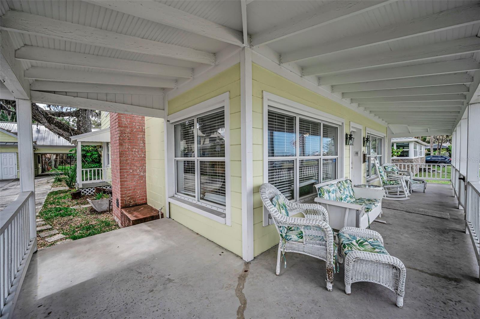 Listing photo id 18 for 5038 Sunset Boulevard