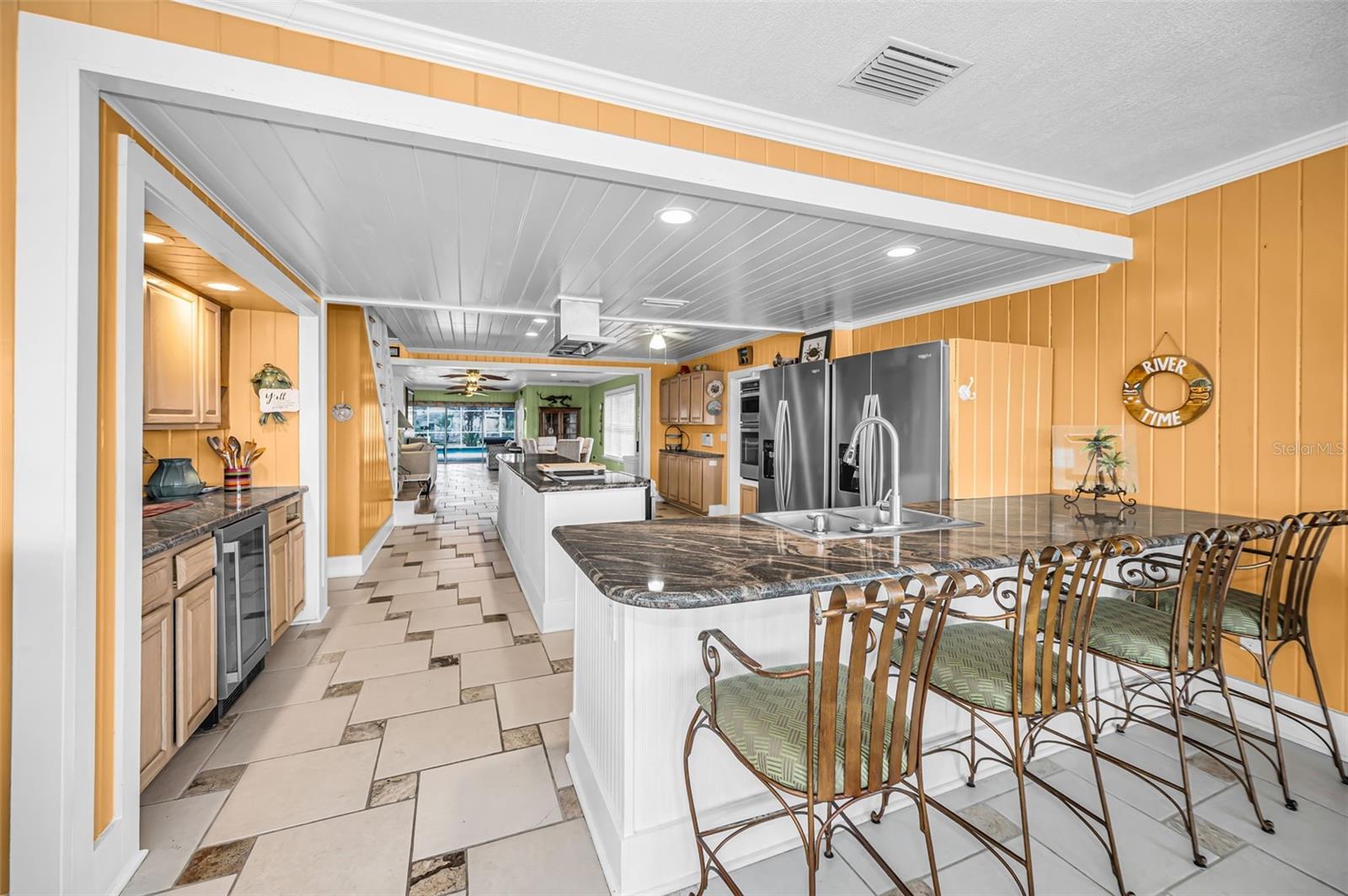 Listing photo id 28 for 5038 Sunset Boulevard