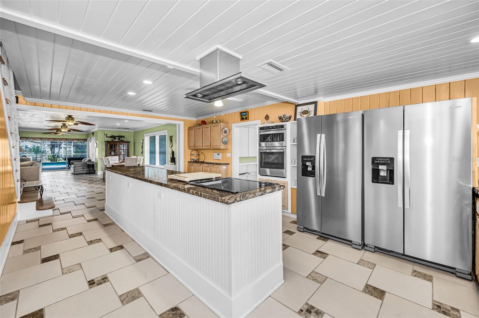 Listing photo id 29 for 5038 Sunset Boulevard