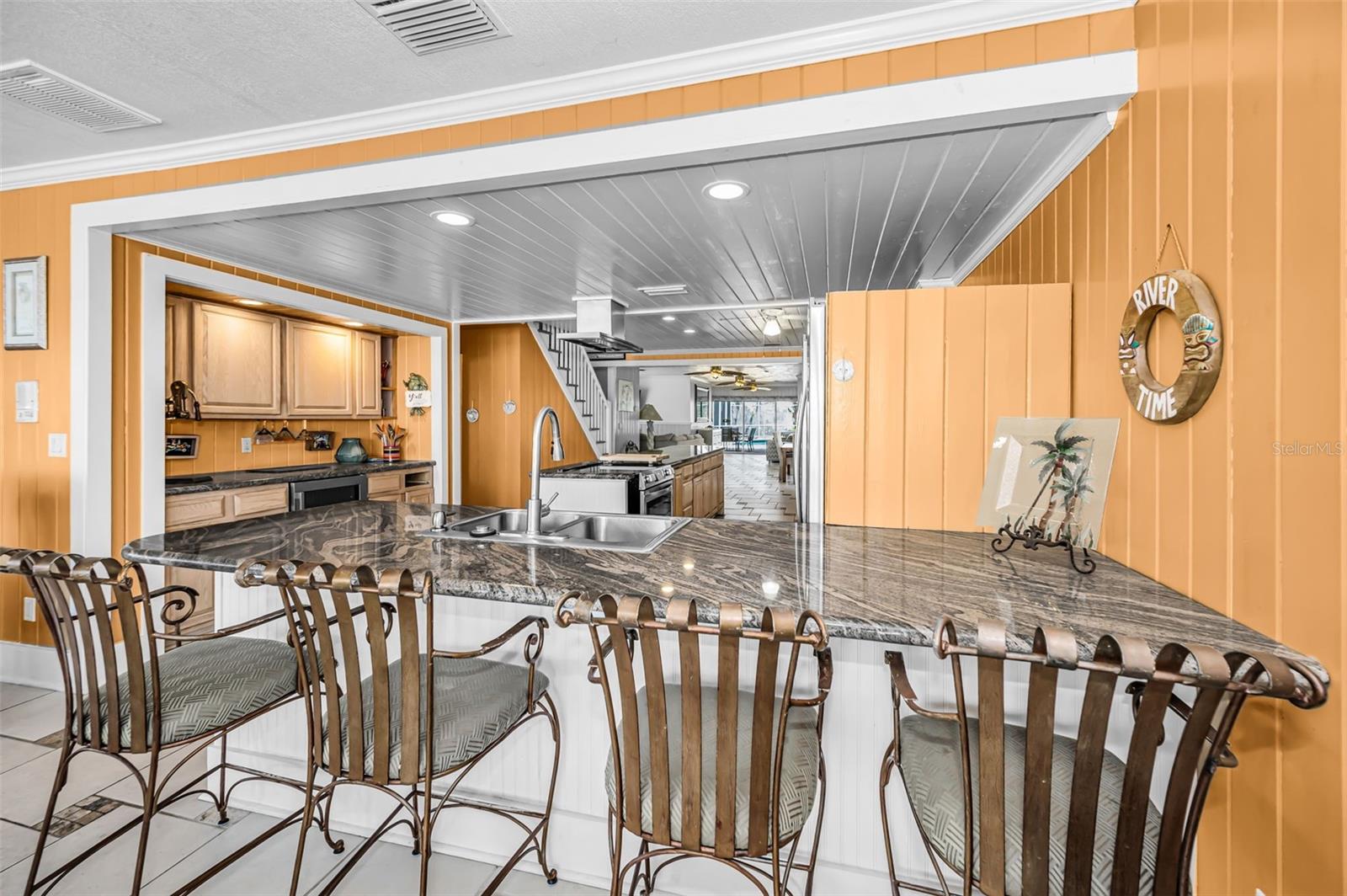 Listing photo id 40 for 5038 Sunset Boulevard