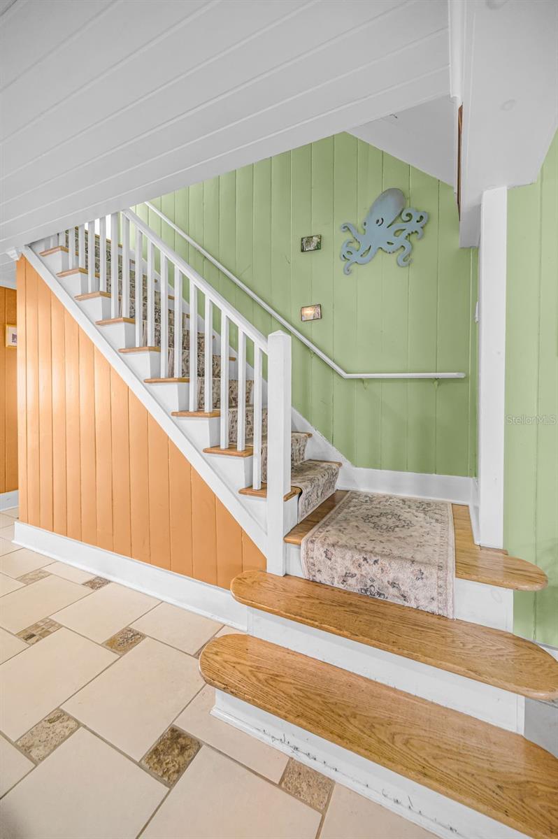 Listing photo id 56 for 5038 Sunset Boulevard