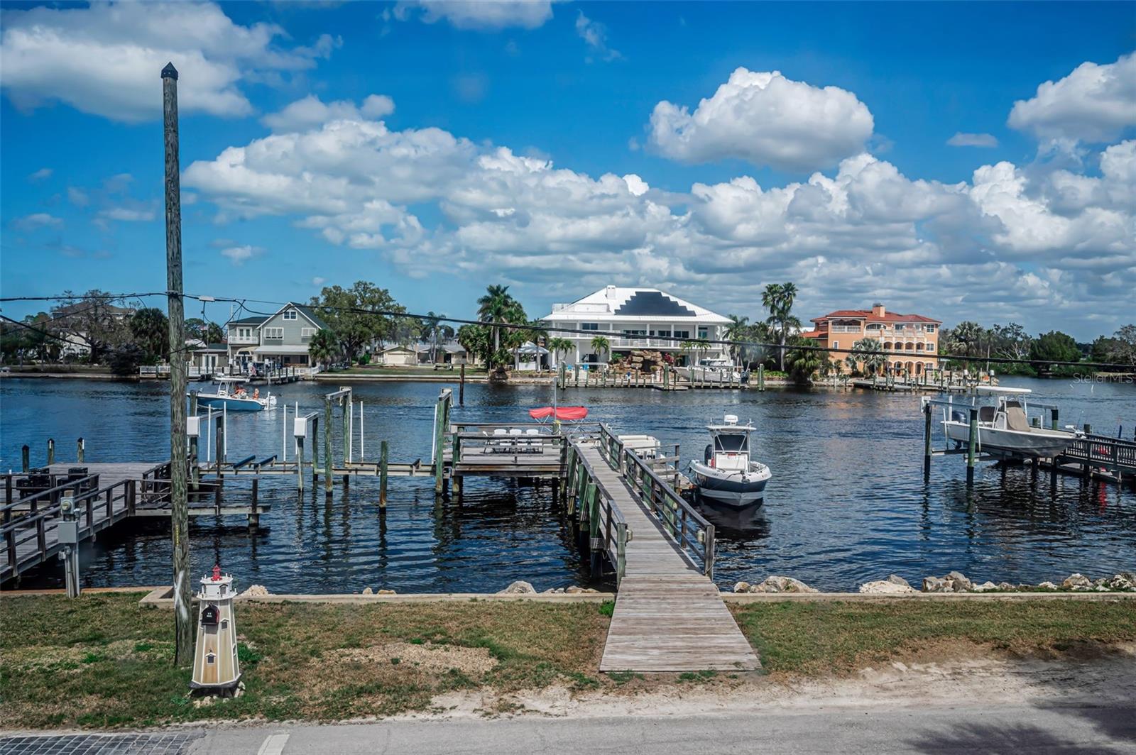 Listing photo id 59 for 5038 Sunset Boulevard