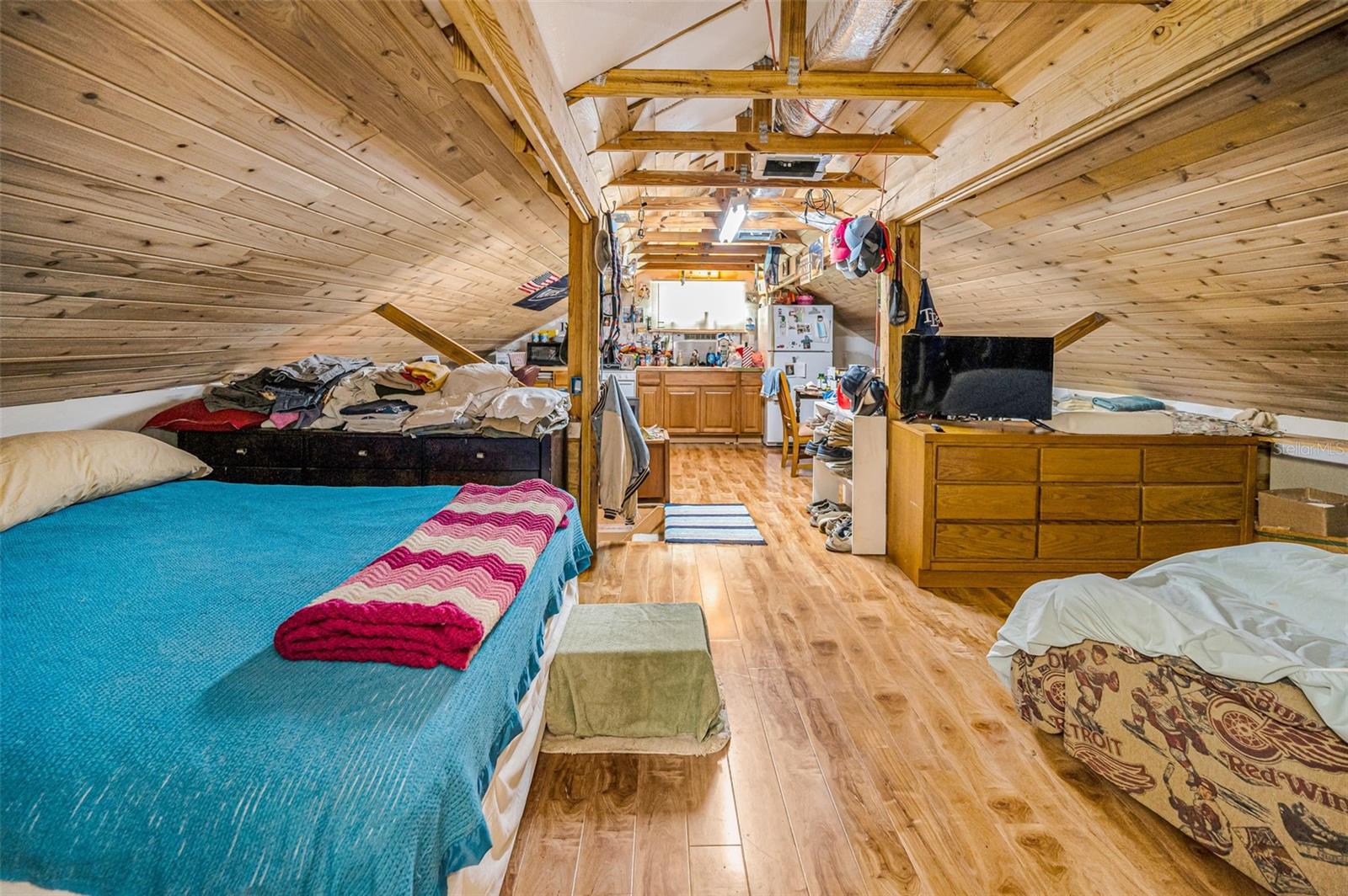 Listing photo id 85 for 5038 Sunset Boulevard