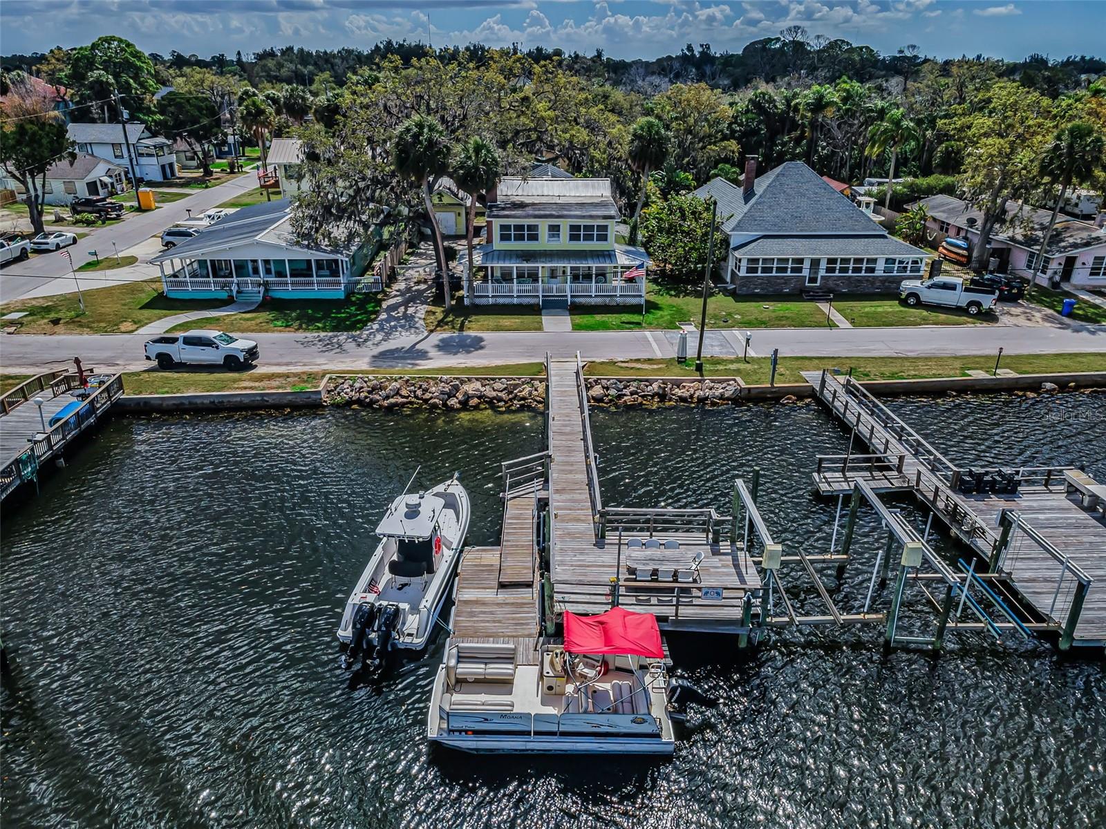 Listing photo id 92 for 5038 Sunset Boulevard