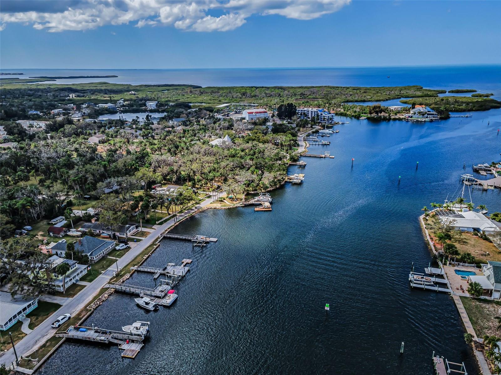 Listing photo id 95 for 5038 Sunset Boulevard